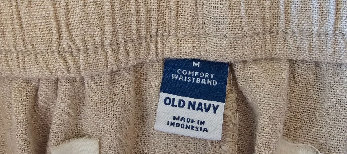 Old Navy HR Linen Blend, shorts, beige. Pull on, stretch. Pockets. Womens Size M