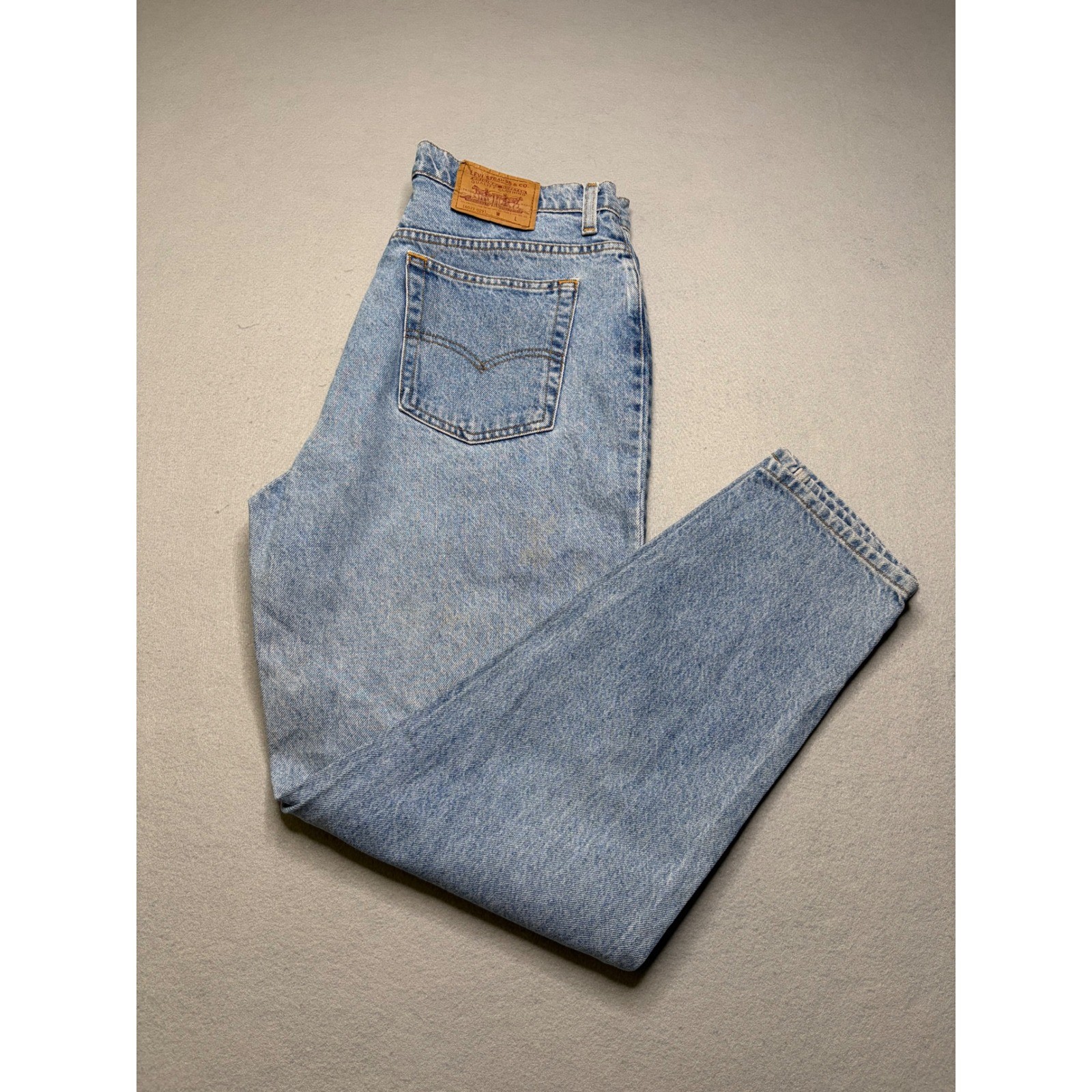 Levi&rsquo;s Jeans Womens 34×30 Light Wash Vintage High Waist Straight Leg Denim