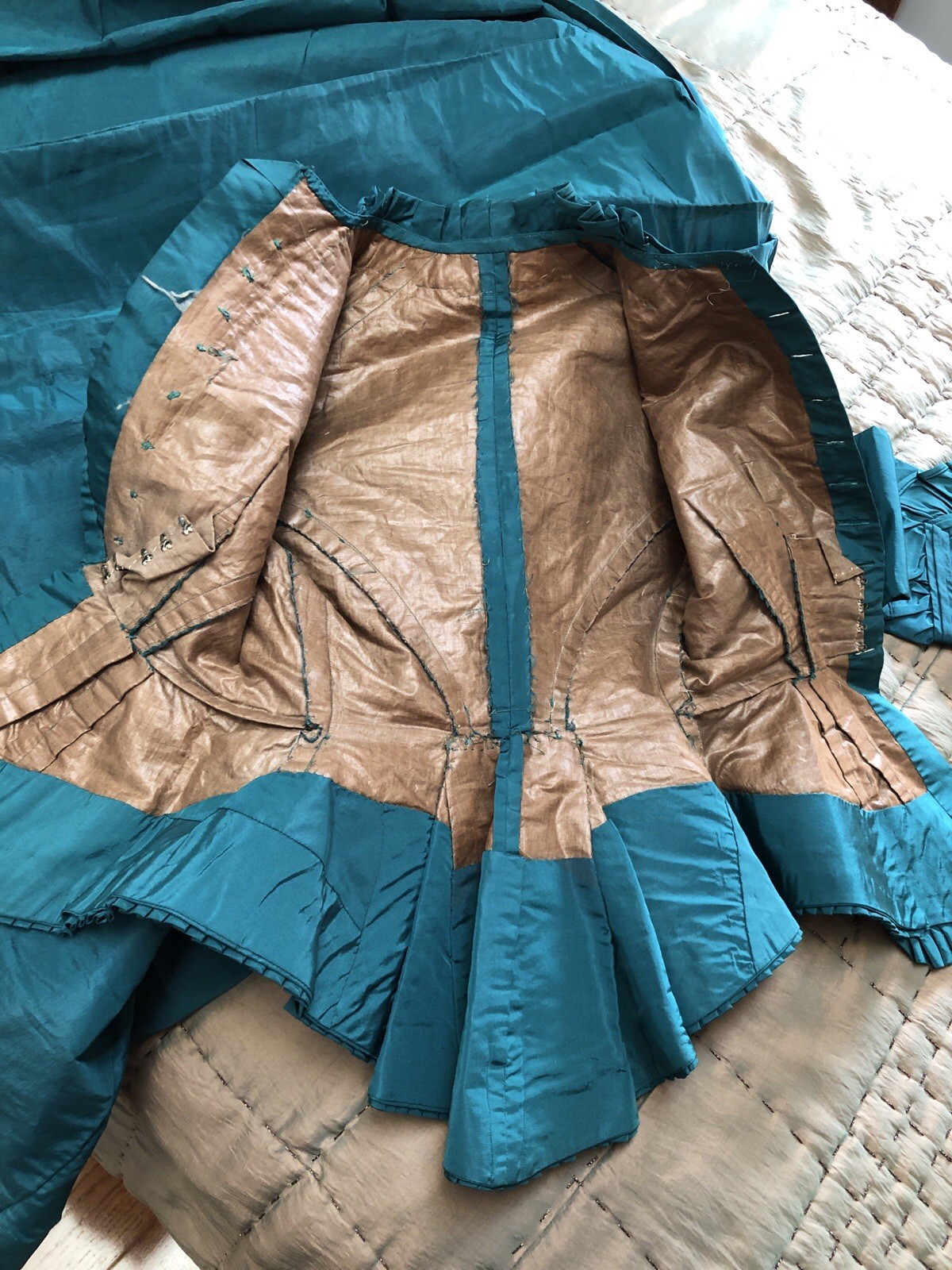 Antique 1880s 3Pc *EMERALD GREEN SILK Victorian BUSTLE DRESS w/PRINCESS JACKET*