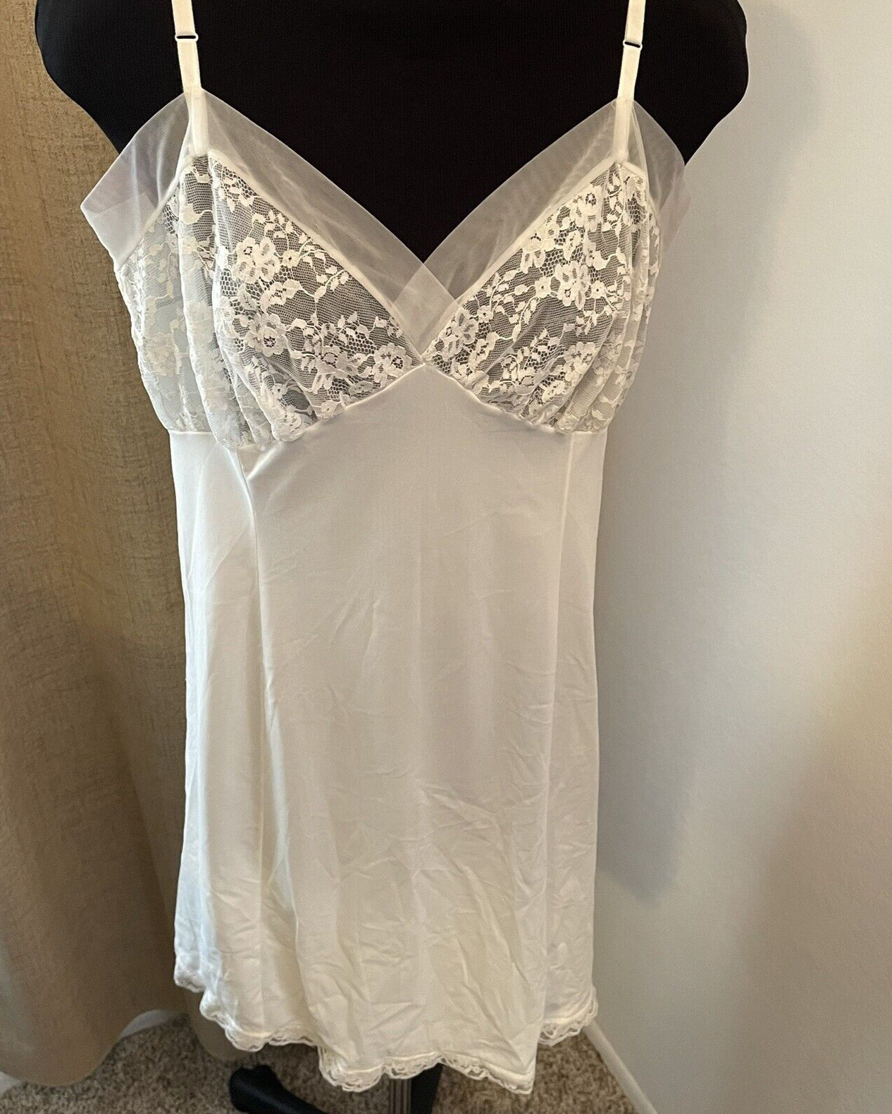 Womans Vintage 1950&rsquo;s? Dress Intimates Slip Ivory Full Length No size tag Small