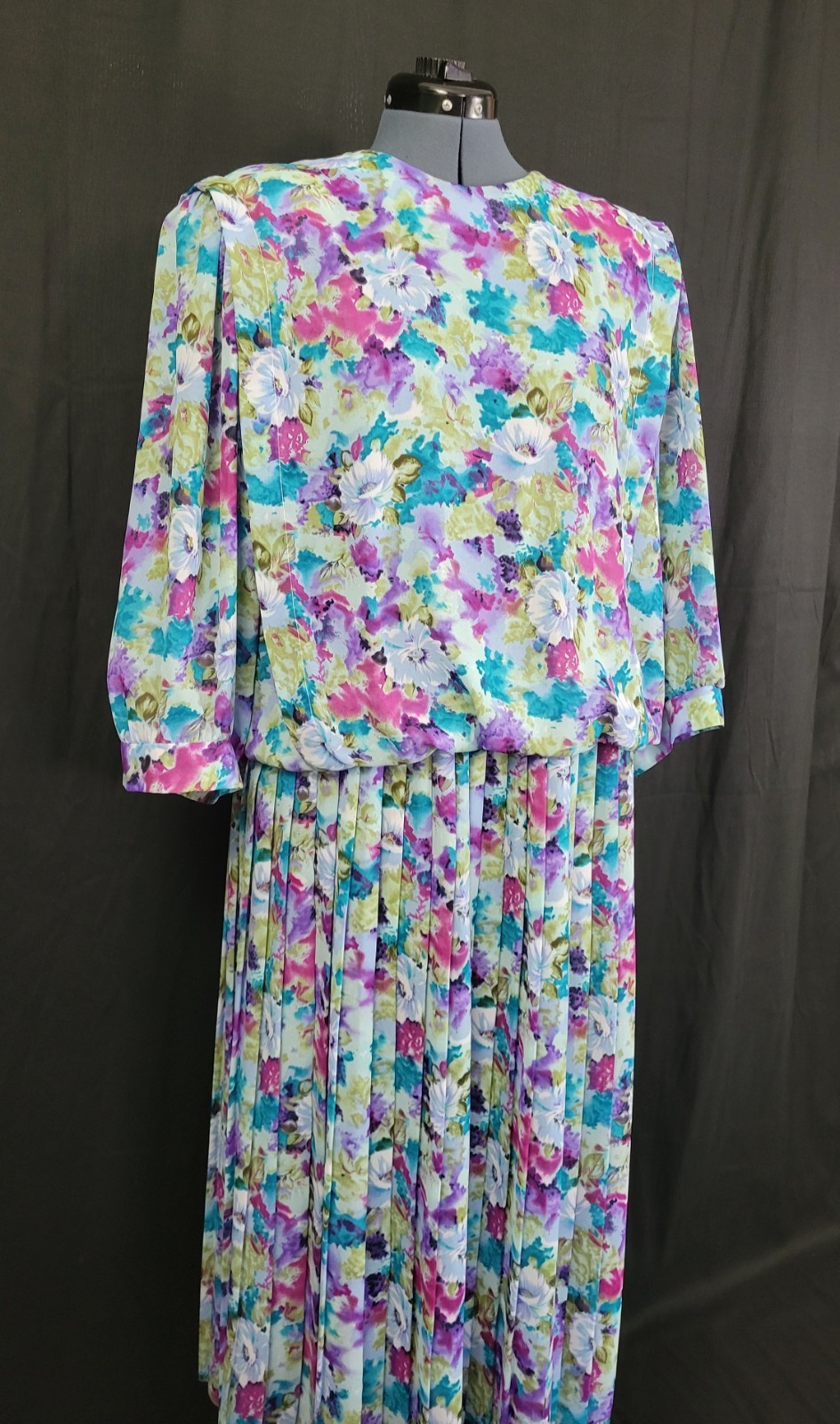 Vintage VLP Plus Blue/Green/Purple Floral Blouson Dress w Pleated Skirt Size 24