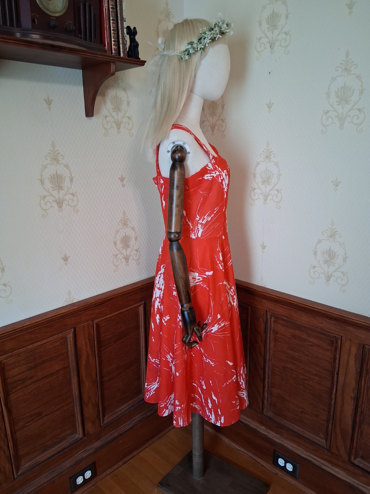 Vintage 1960s/1970s Red Psychedelic Print Boho Mod Hippie Sleeveless Dress
