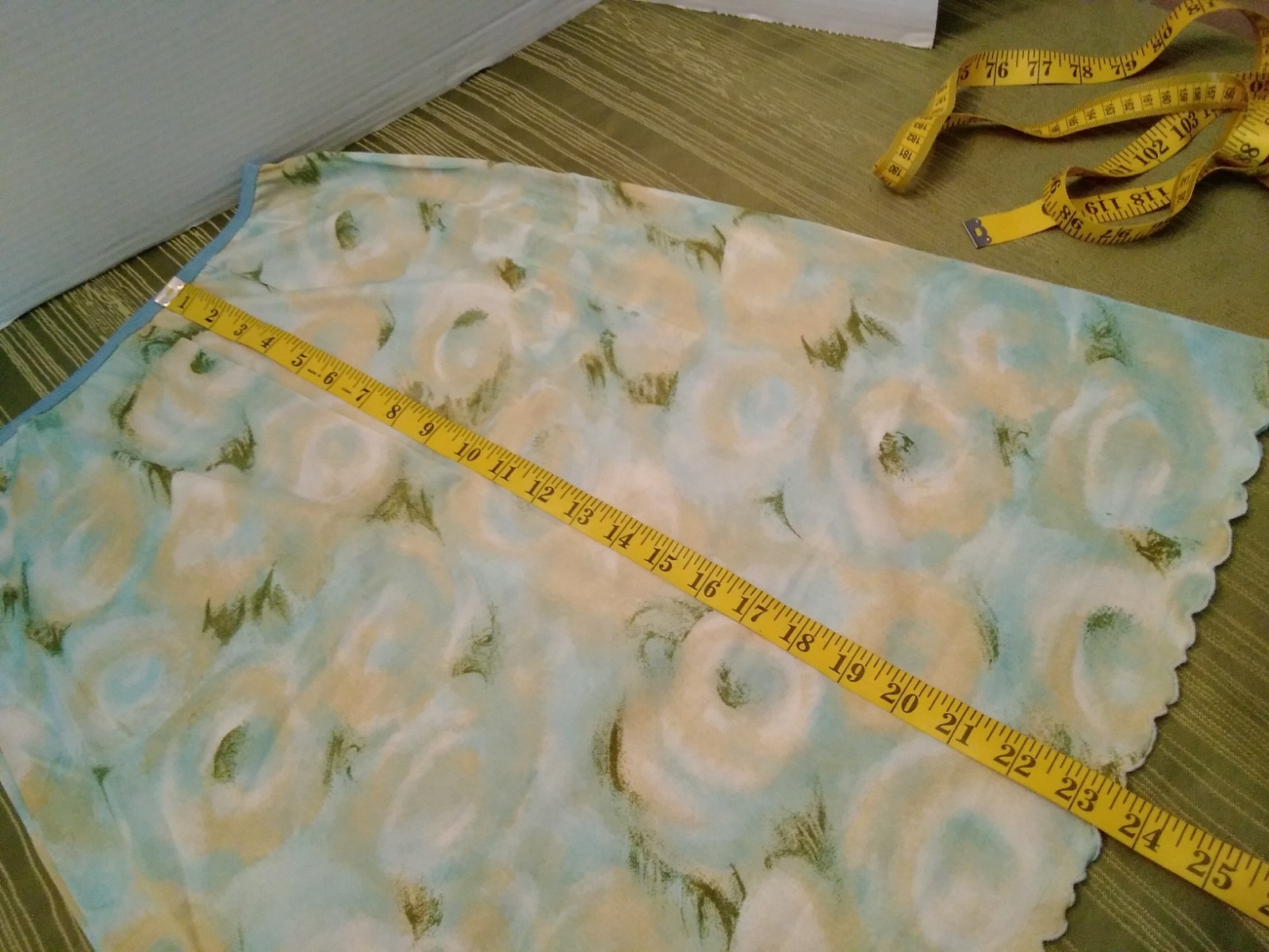 Vintage Skirt Half Slip Munsingware Silky Floral Medium