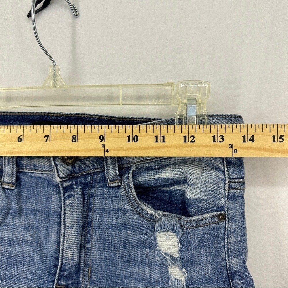 Forever 21 High Waisted Distressed Jean Shorts Womans 27 Medium Wash