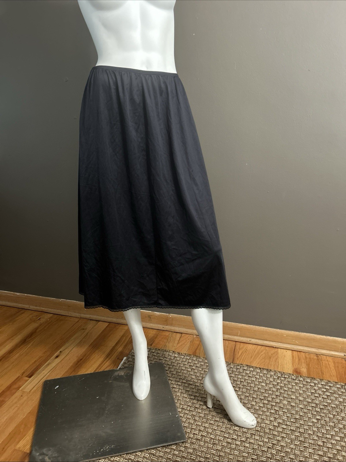 Vanity Fair Half Slip Womens L Black Dupont Nylon 3&Prime; Lace Hem Y2K Made USA Vtg