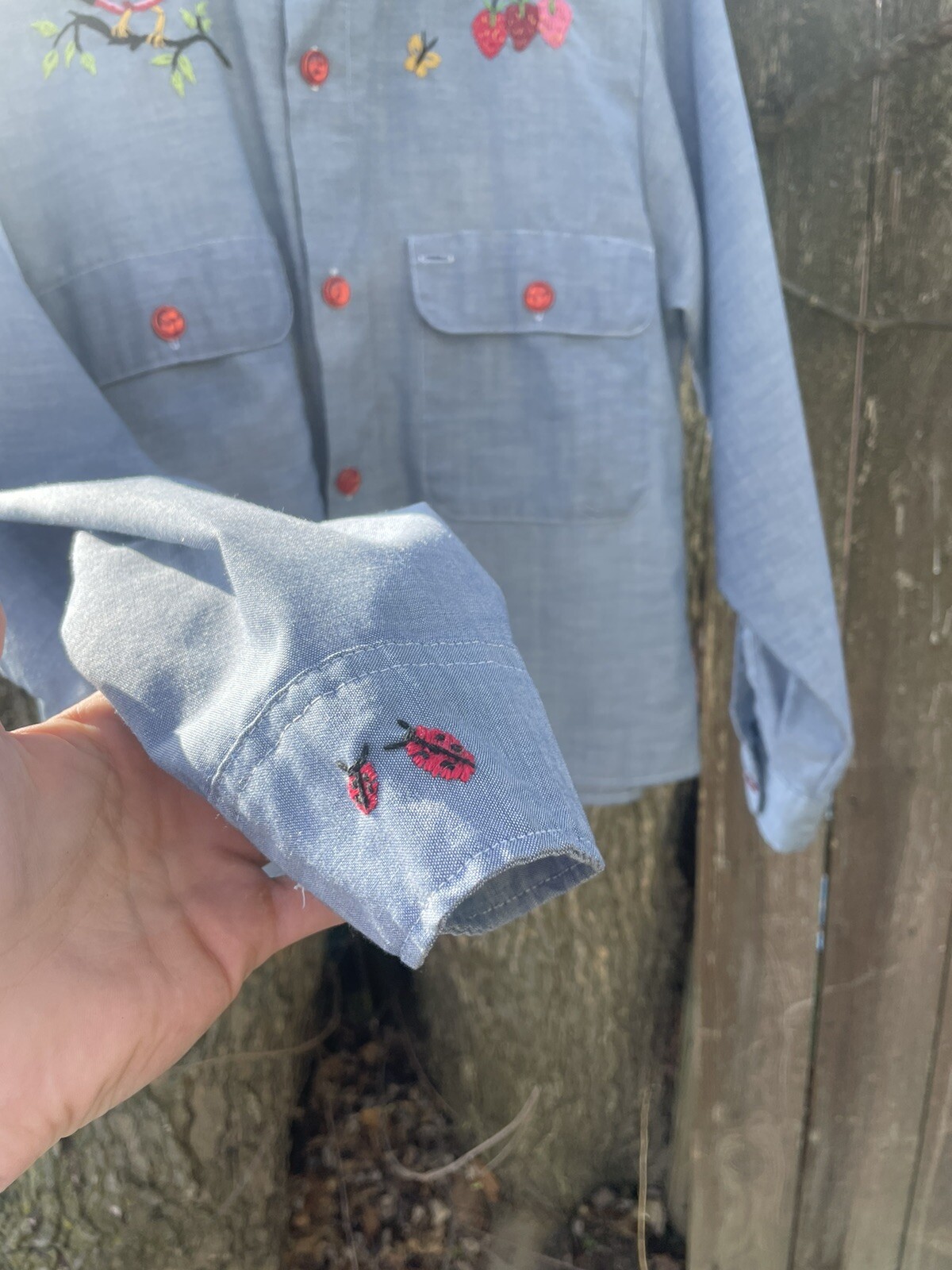 Vtg 60s 70s Chambray Denim Button Shirt Cropped Embroider Hippy Boho Flower M/L