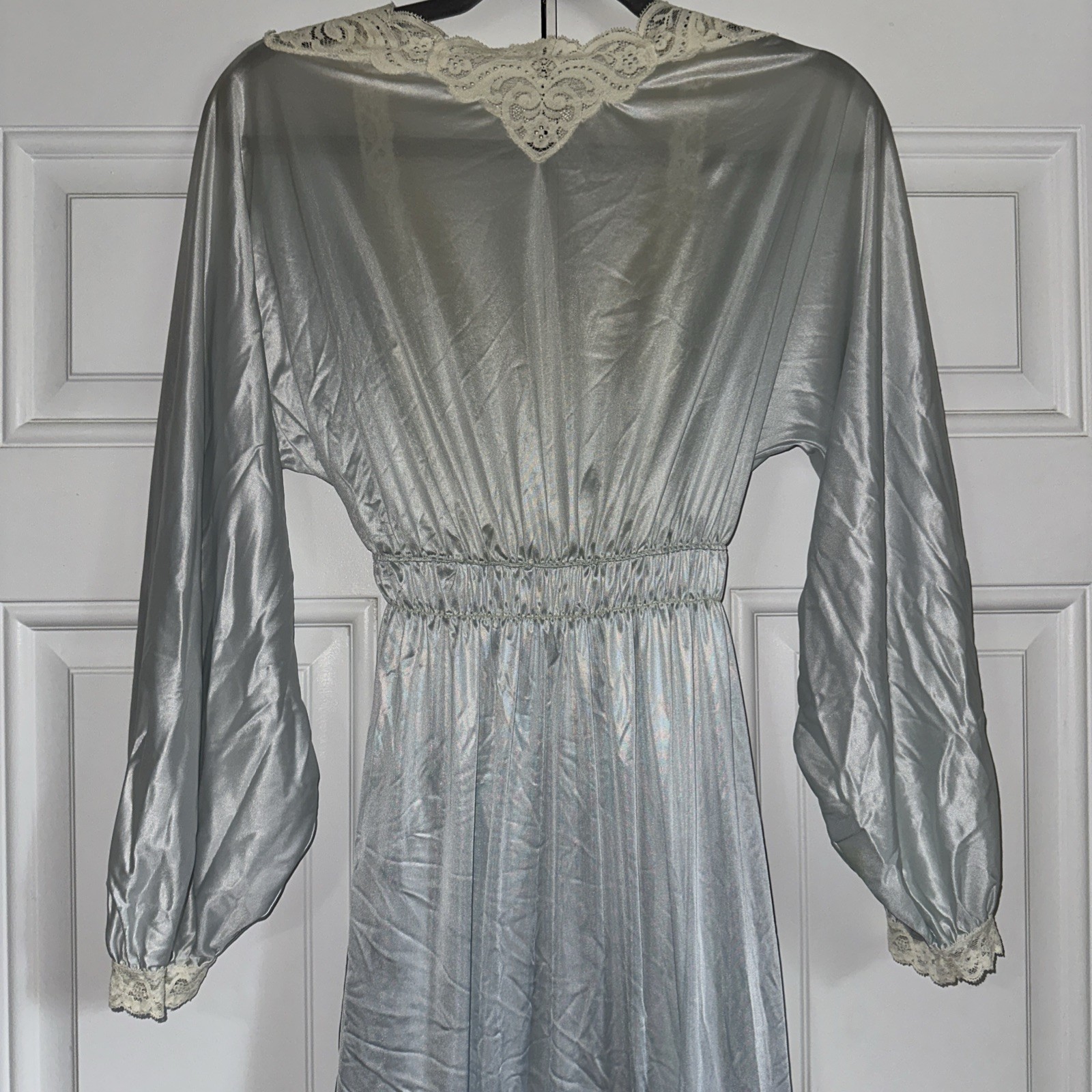 Vintage Miss Elaine Long Lt Blue Nightgown Peignoir Robe Set Petite Union USA