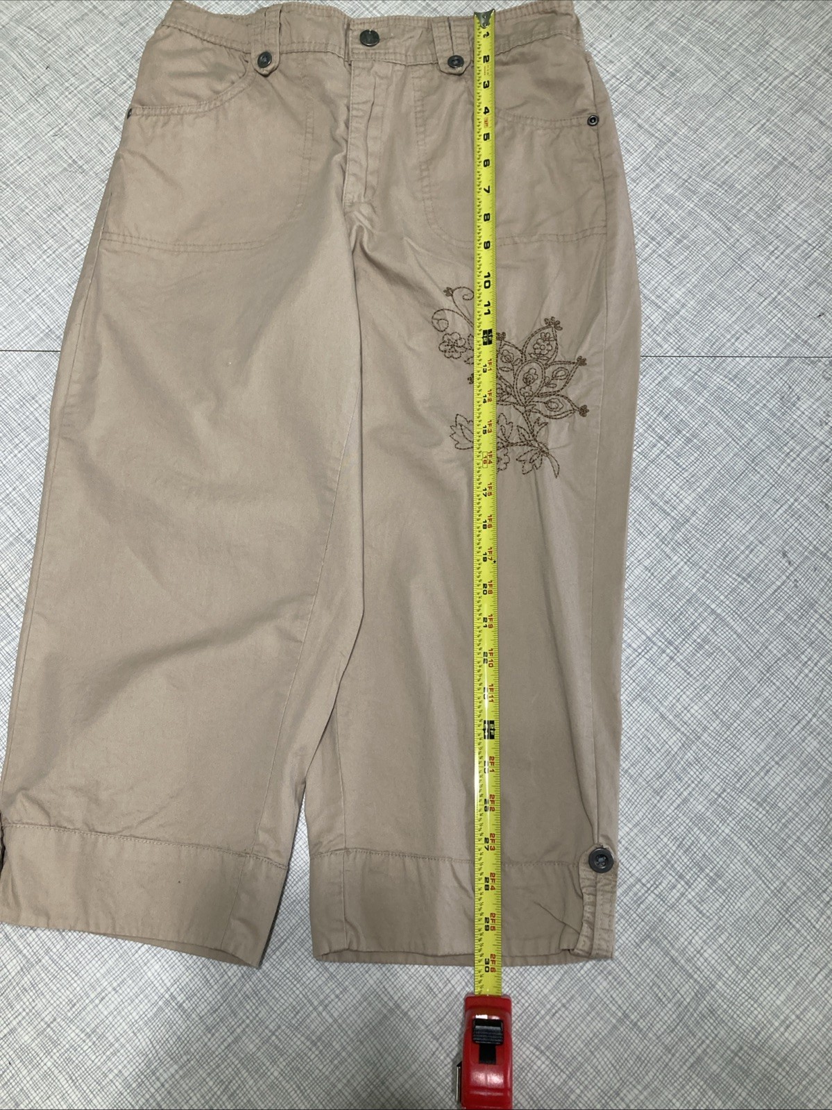 Vintage 90s Y2K Basic Editions Embroidered Khaki Capris Womens Small 100% Cotton