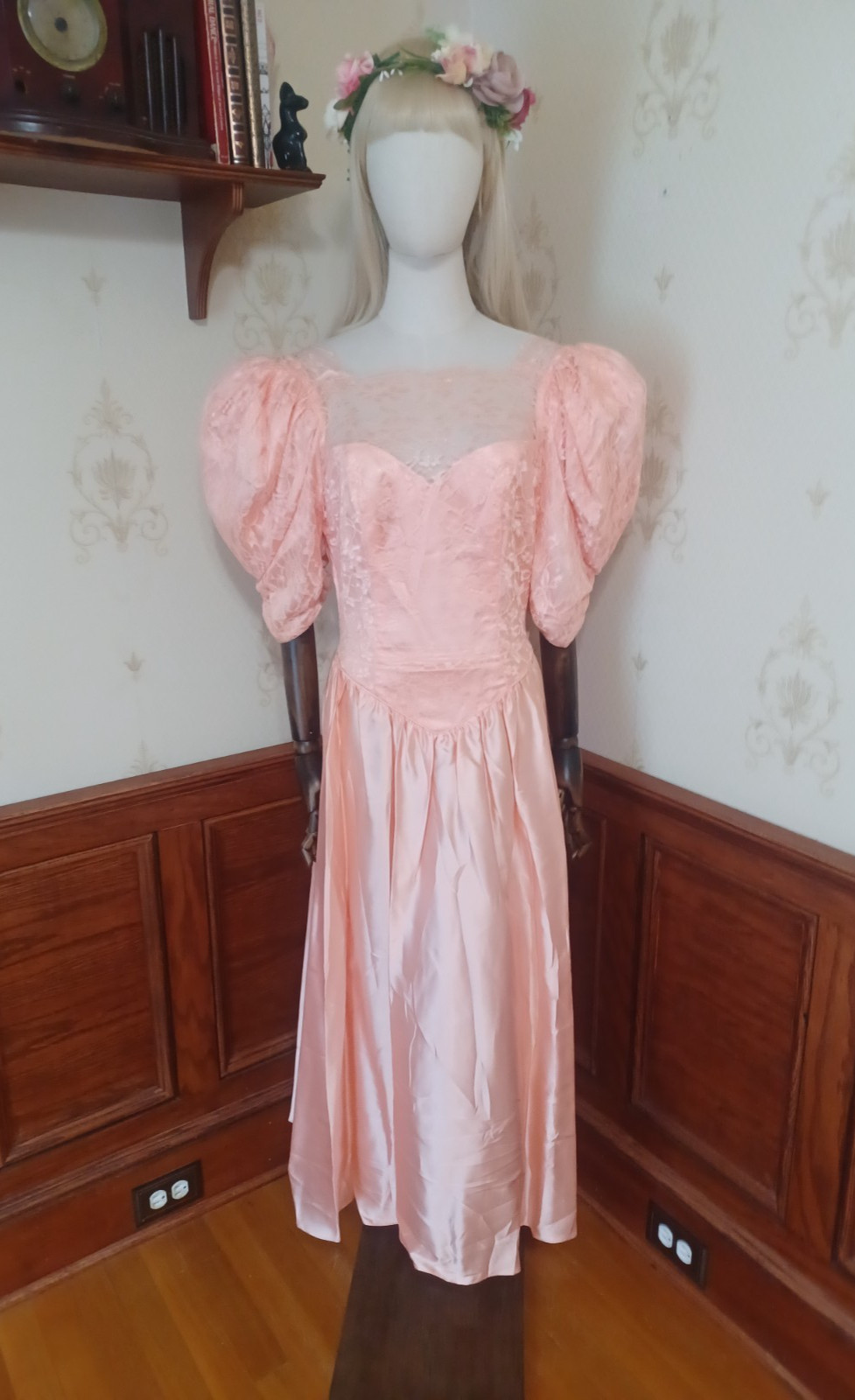 Vintage 1980s Peach Satin and Lace Puff Sleeve Fairy Tale Princess Prom Dress