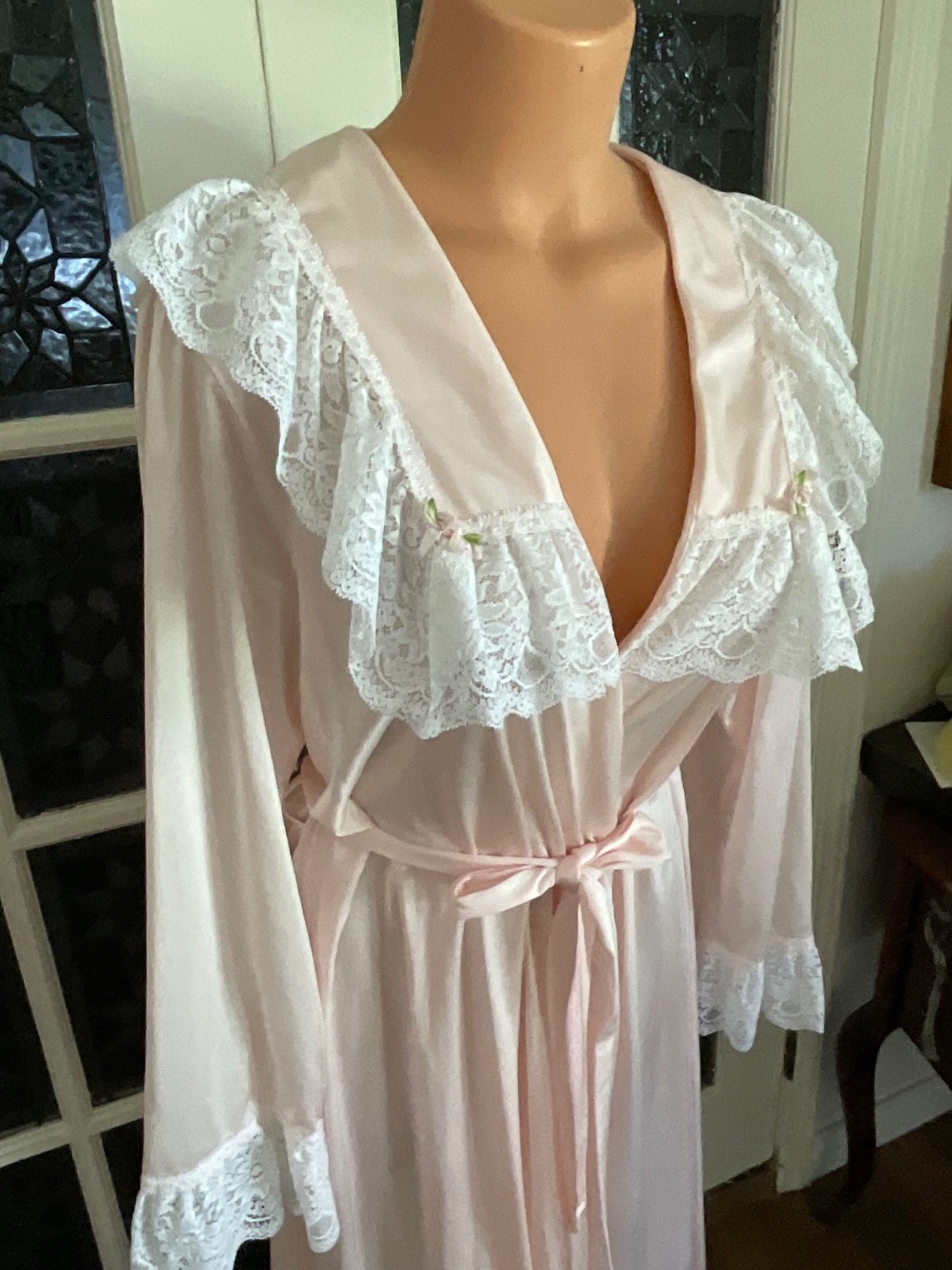 VTG Shadowline Dressing Gown Robe Soft Silky Pink White Lace Trim USA Size Large