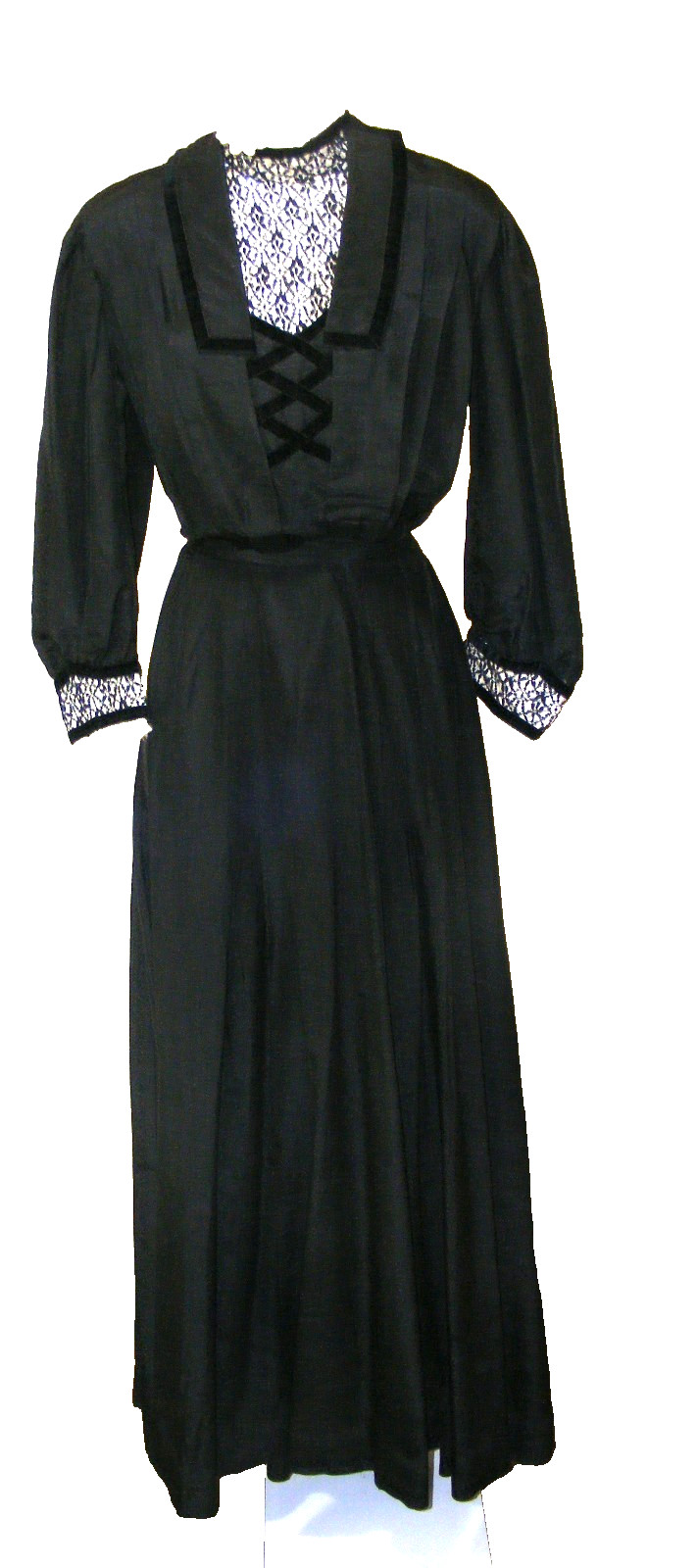 1910 MOURNING DRESS 2PC BLACK FAILLE FRANCAISE FLAT PLEAT SKIRT SLIM SILHOUETTE