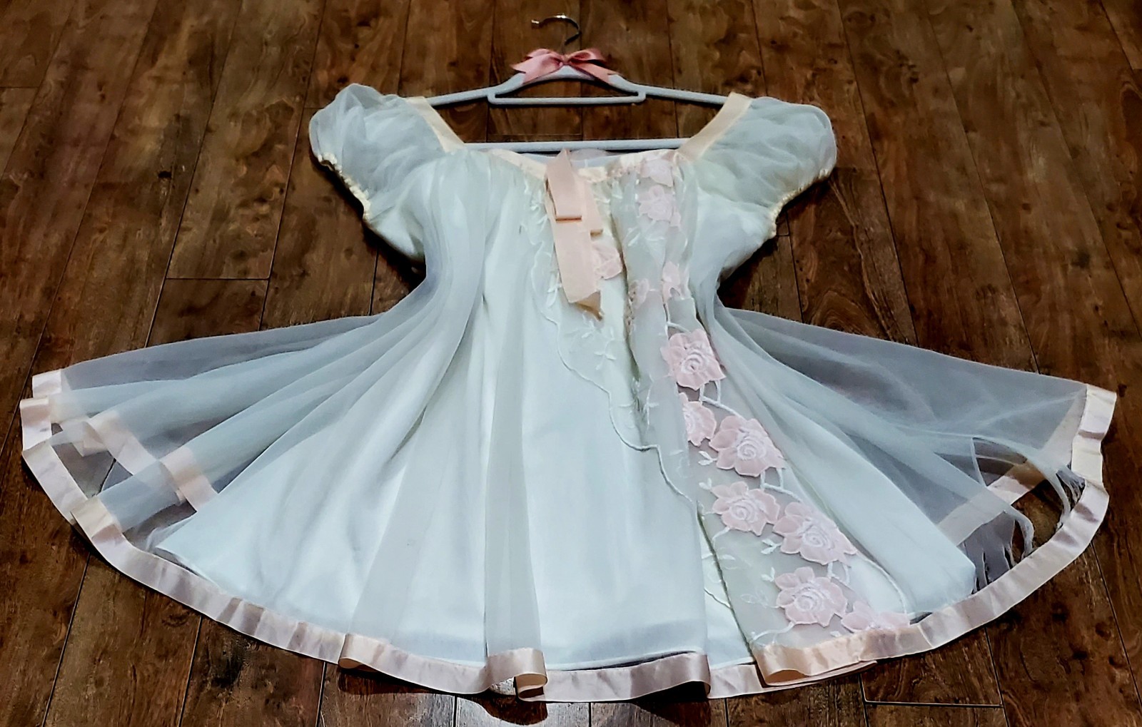 VTG GOTHAM LAYERED NYLON CHiFFON BABYDOLL SATiN RiBBON TRiM PUFF SLEEVES READ
