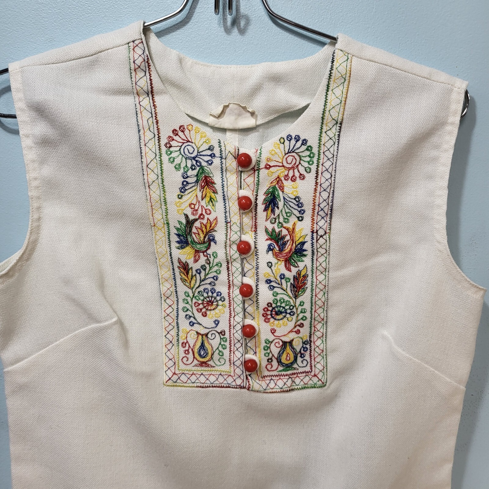 Vintage Glenbrooke Womens Dress White with Peacock Embroidered Neckline Button