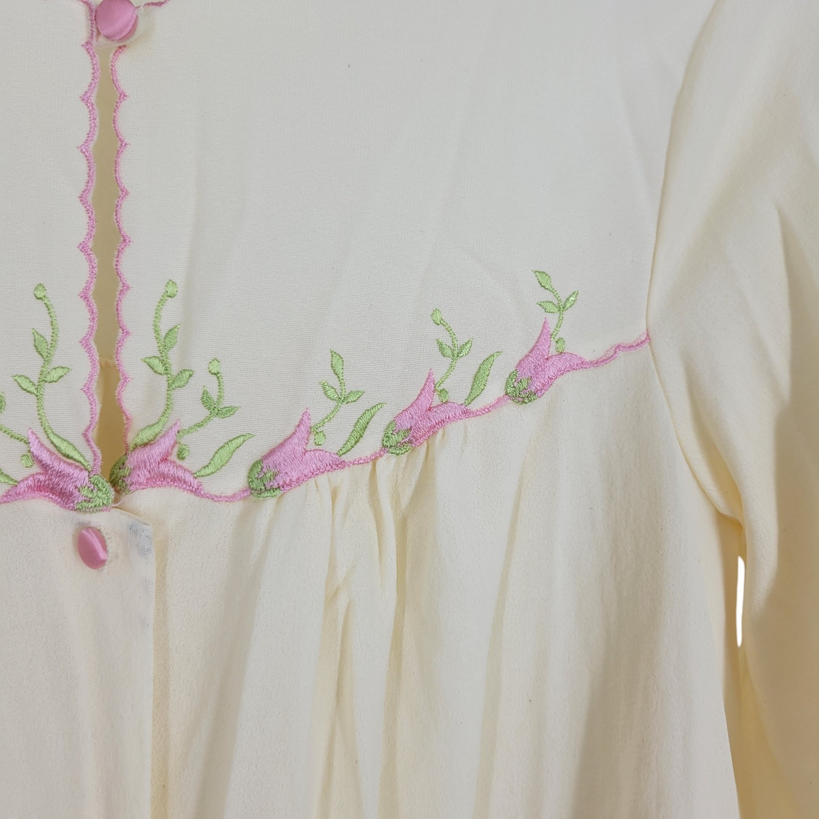 VTG Yellow Embroidered Button up Nightgown Cottagecore romantic prairie coquette