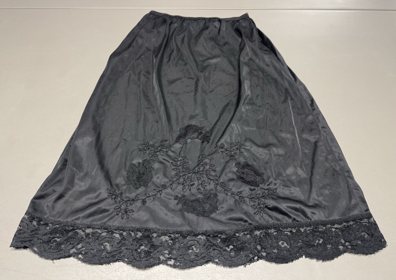 Vtg Top Form Floral Embroidery Half Slip 25” Black Silky Nylon M Sissy Lace Trim