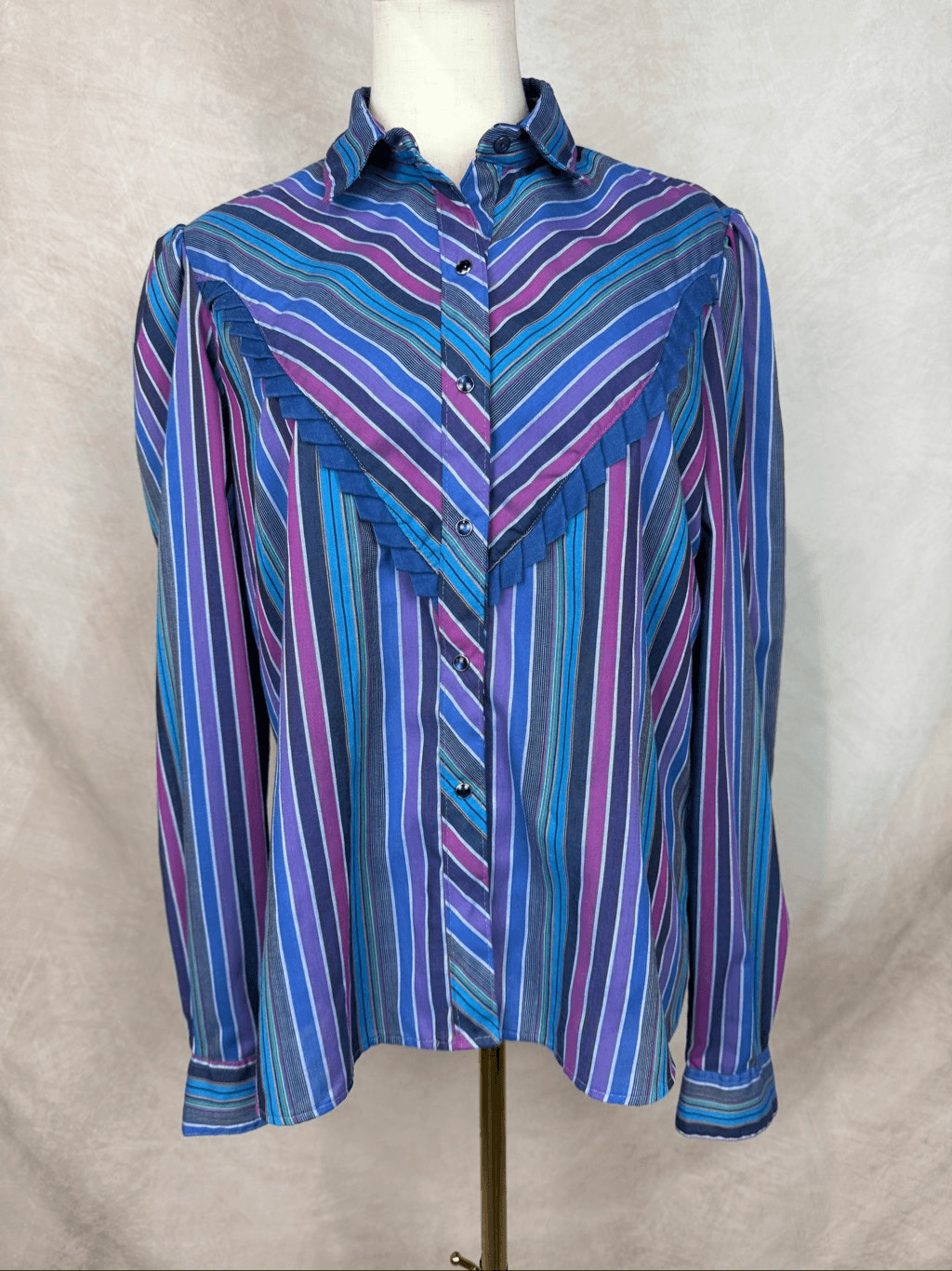 Vintage 1990s Western Pearl Snap Circle T by Marilyn Lenox Women’s Medium