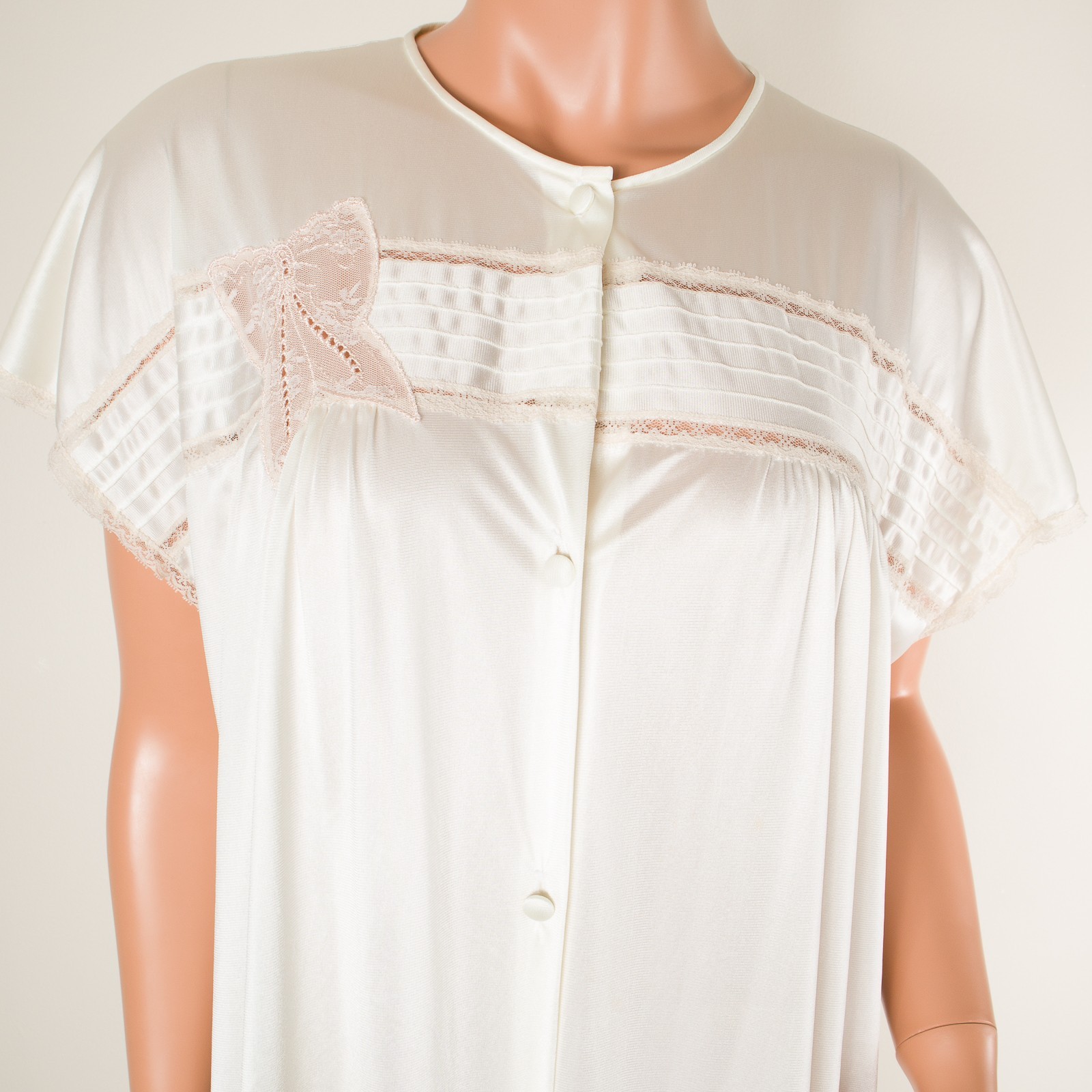 💖 Vintage VANITY FAIR Robe Housecoat Nylon L Ivory Short Sleeve Embroidered USA