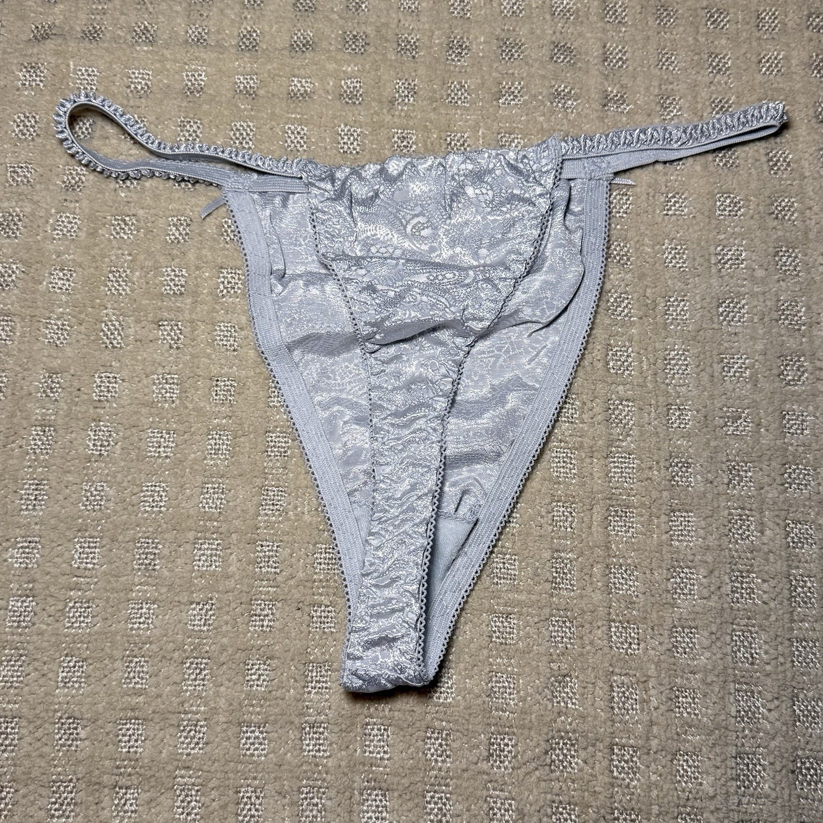NWOT 90’s VTG Gilligan & O’Malley Gray Satin String Thong Bow Panty Size L/7