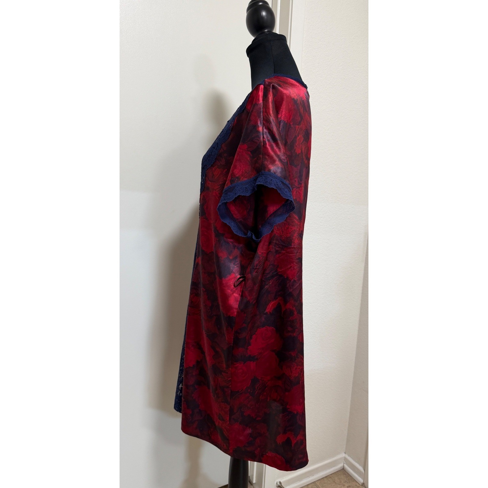 Vintage Vanity Fair Red Rose Floral Satin Lace Nightgown Made in USA Large