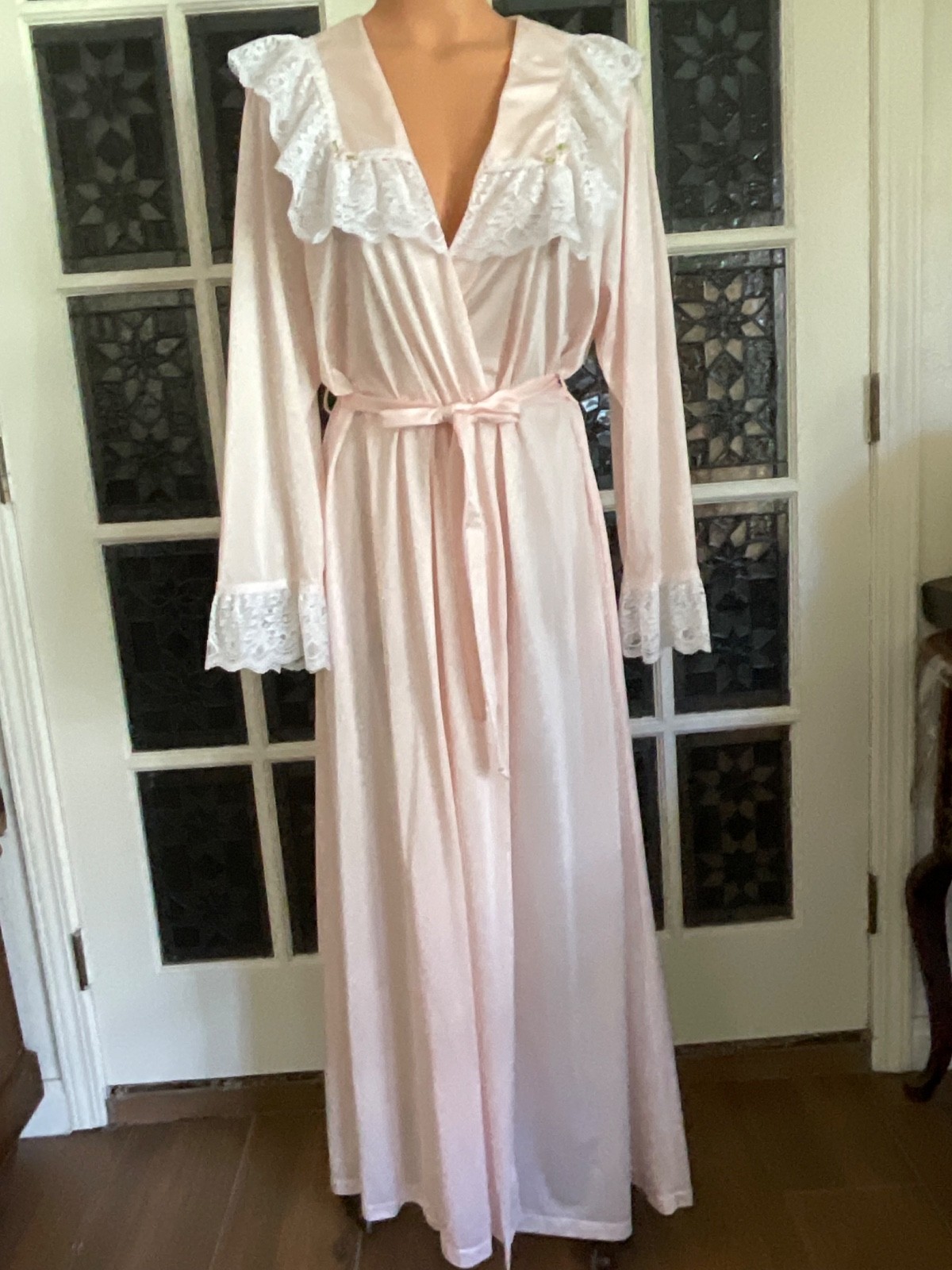 VTG Shadowline Dressing Gown Robe Soft Silky Pink White Lace Trim USA Size Large