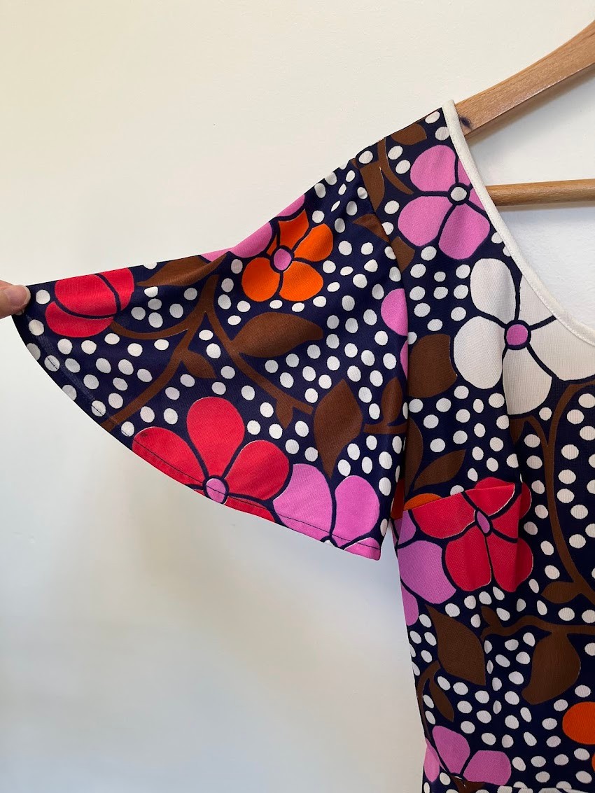 Vintage 1970s Groovy Floral Mini Dress Pop Art Mod Retro Warhol Print XS/S