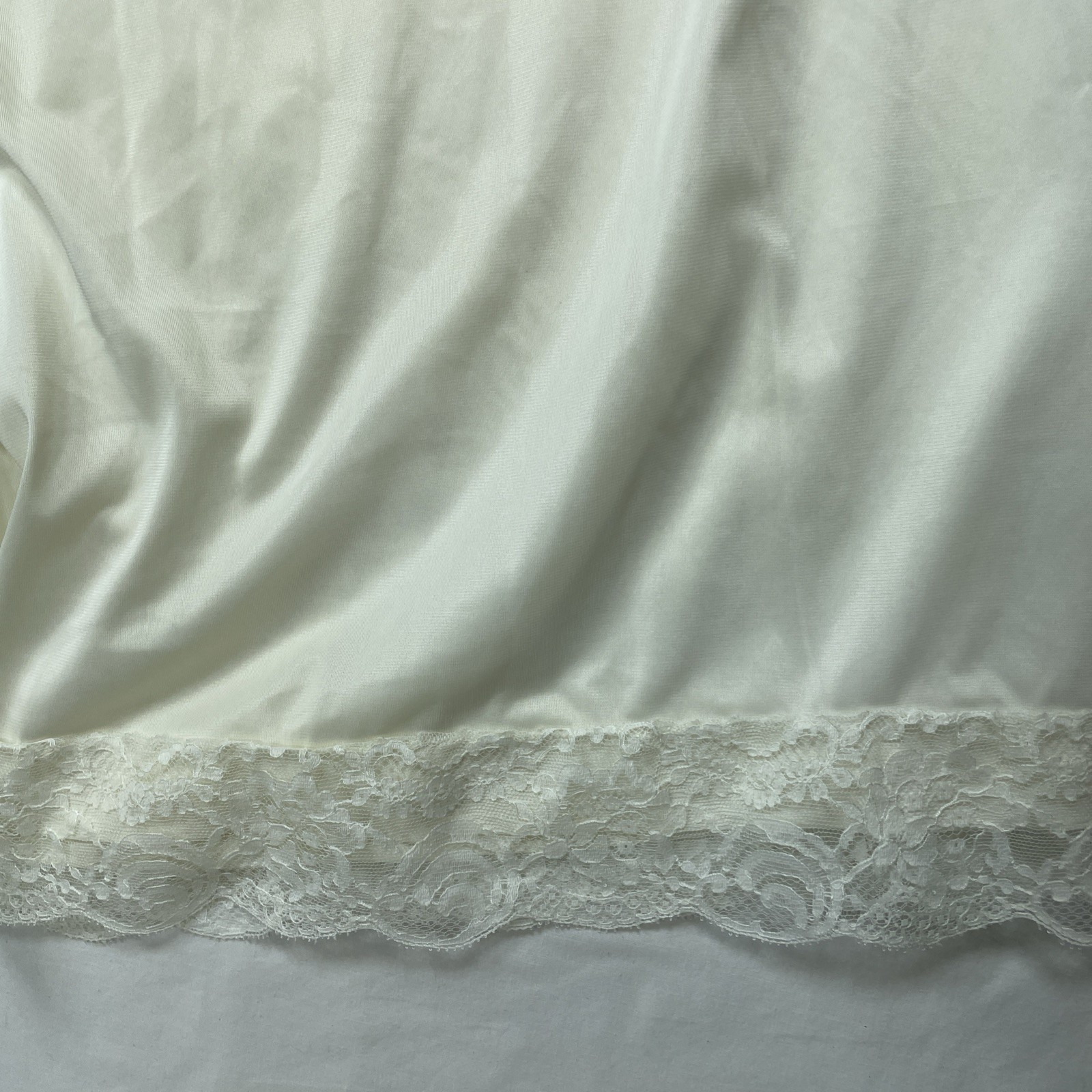 Vintage Intimates Lane Bryant Half Slip 1X Ivory 32&Prime; Long Nylon Lace 13&Prime; Slit