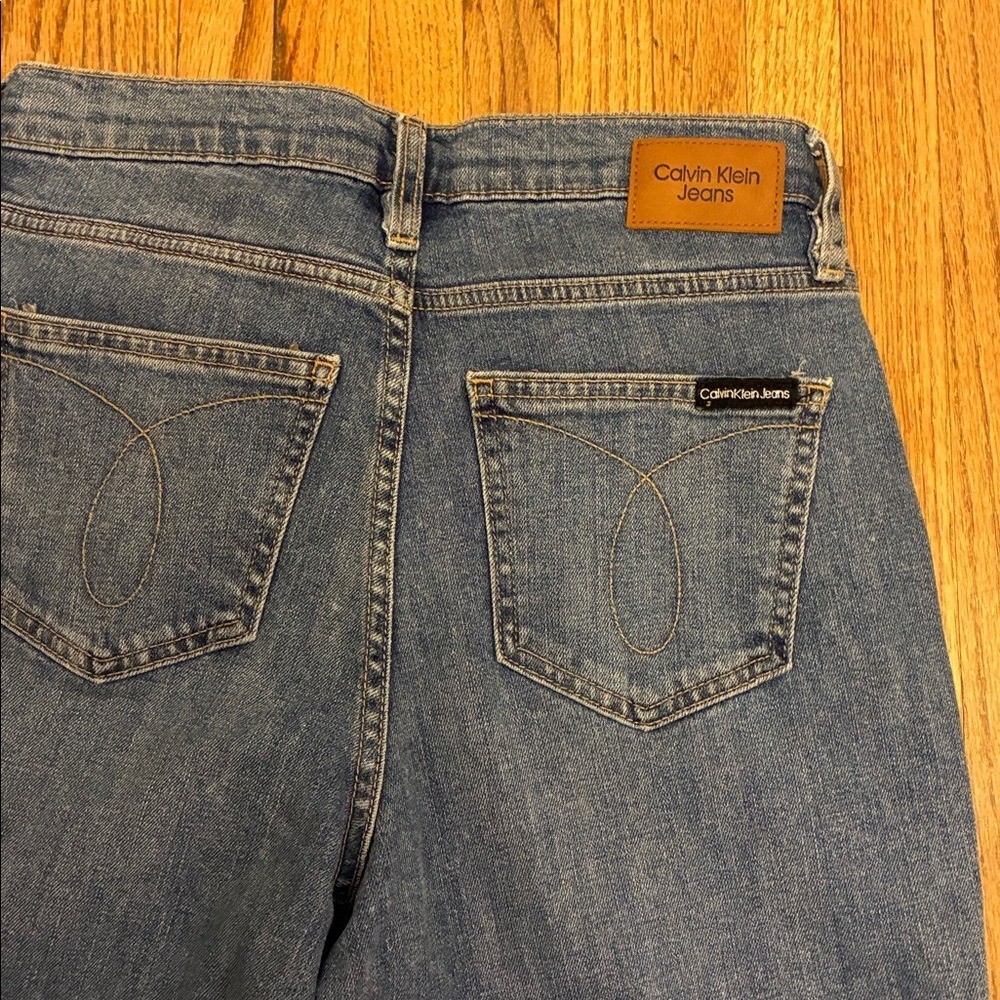 Vintage Calvin Klein Straight Leg Jeans in Medium Blue Wash Size 25
