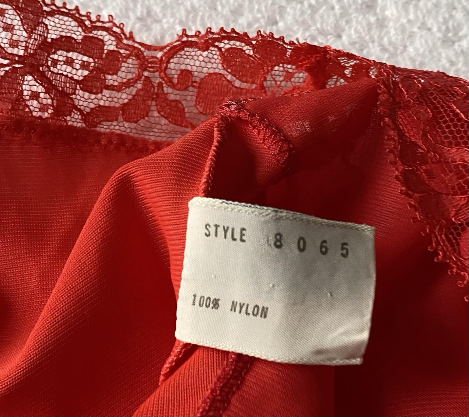 Vtg Gossard Artemis Full Slip Size 32 Soft Red Nylon Beautiful Lace Small XSmall