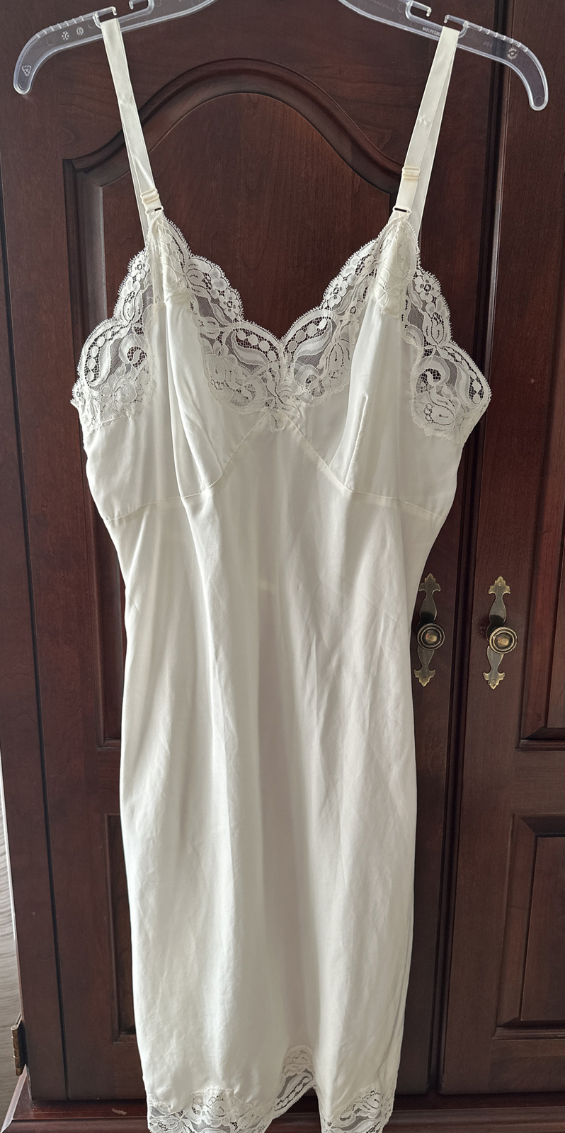BEAUTIFUL VINTAGE 1950&rsquo;s « LADY LYNNE » IVORY CREPE FULL SLIP sz 36