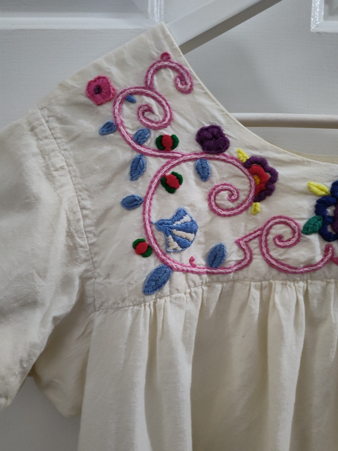 1970s Hand Embroidered Peasant Top Boho Floral Medium/Large Vintage Has Stains