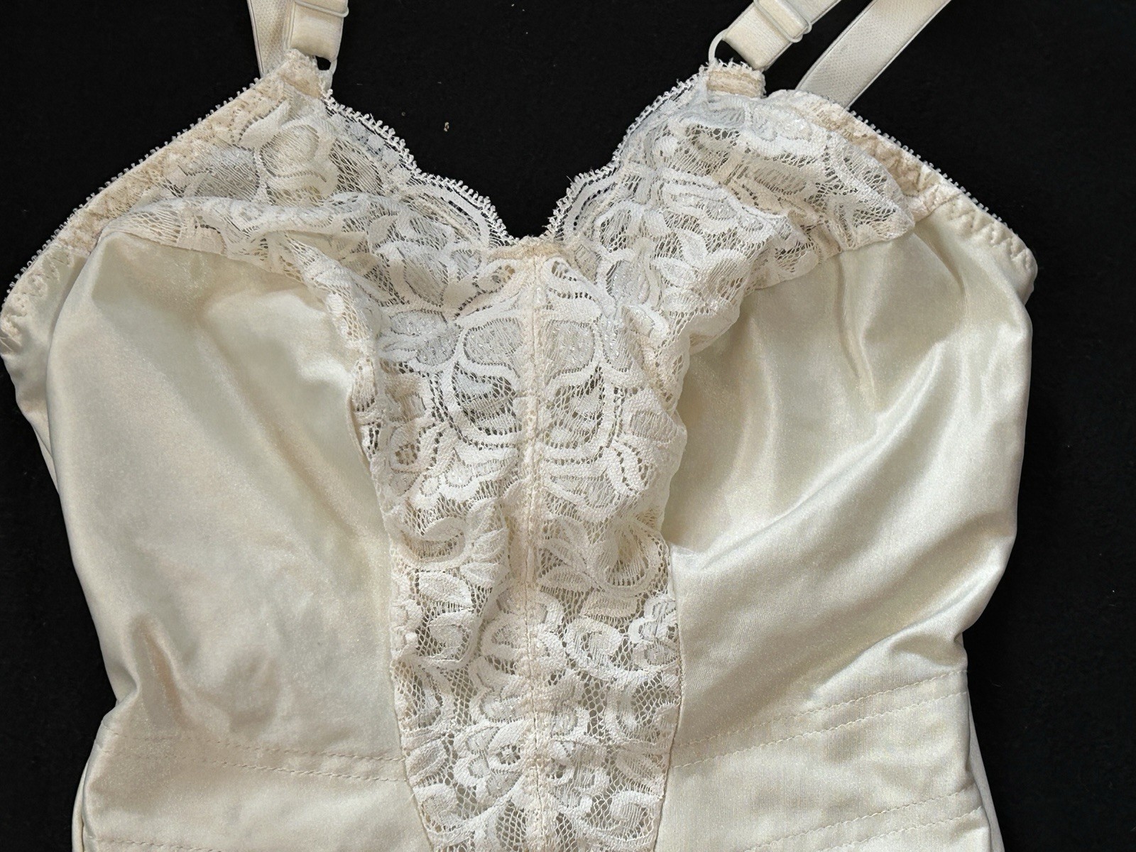 Vtg CROWN-ETTE 7917 Satin Lace Underwire Teddy Bodysuit Shapewear 38B Ivory
