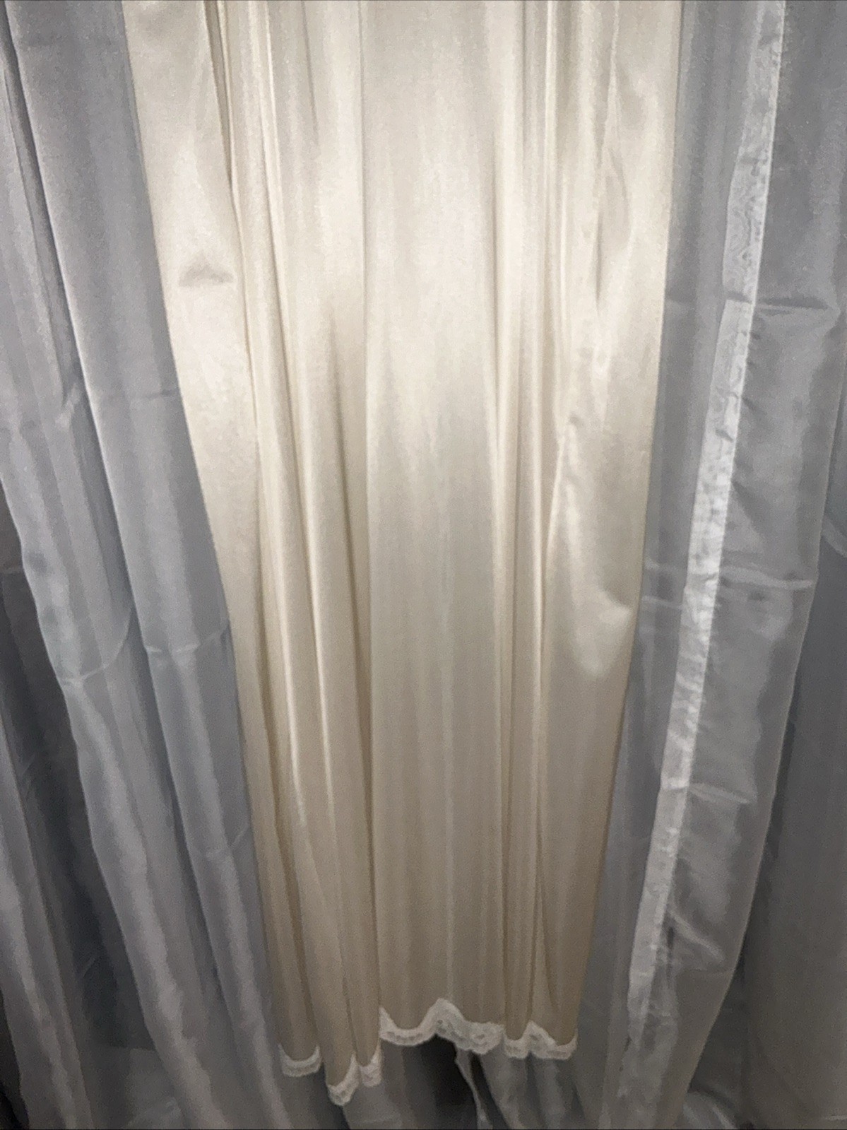 Vintage Soft Ivory Lace Sears Long Slip Nightgown Cottagecore Romantic Size 40 L