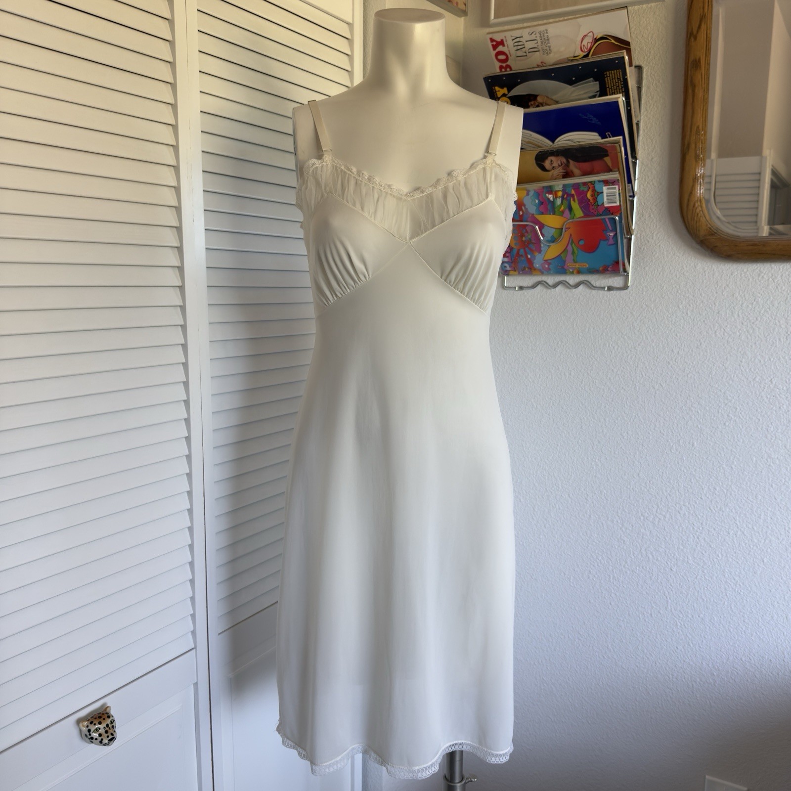70s Lucite White Lace Trim Slip Nightie Chemise Vintage Size 32 Eveningwear Gown
