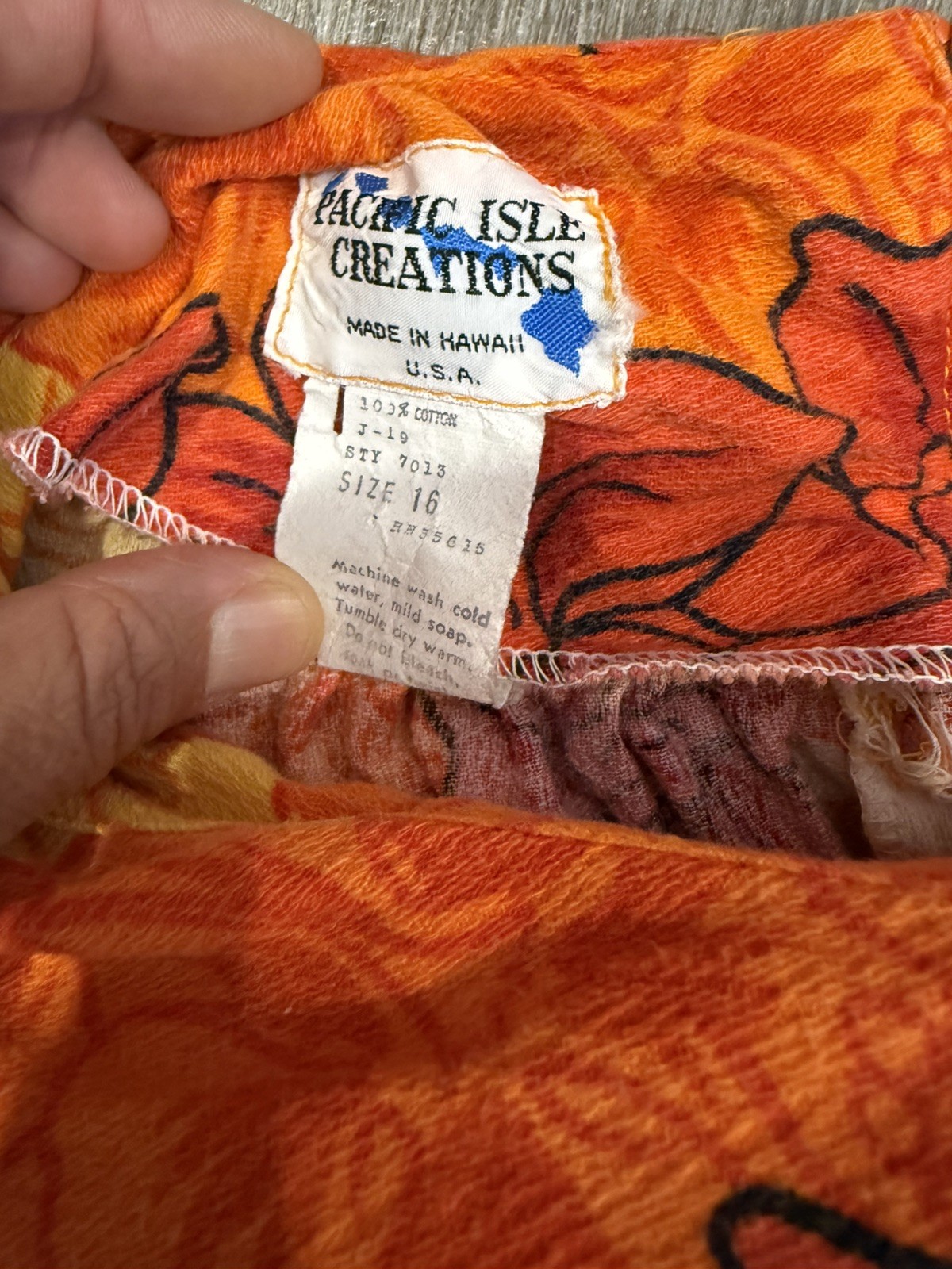 Vintage 70s PACIFIC ISLES Hibiscus Floral Hawaiian Barkcloth Muumuu Maxi Dress