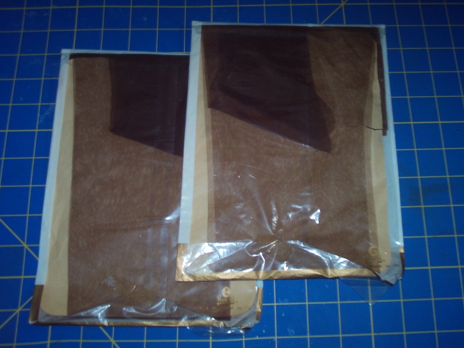 VTG Seamless Sheers GARTER NYLON STOCKINGS « Puff of Smoke » Size 8.5, Two Pair!