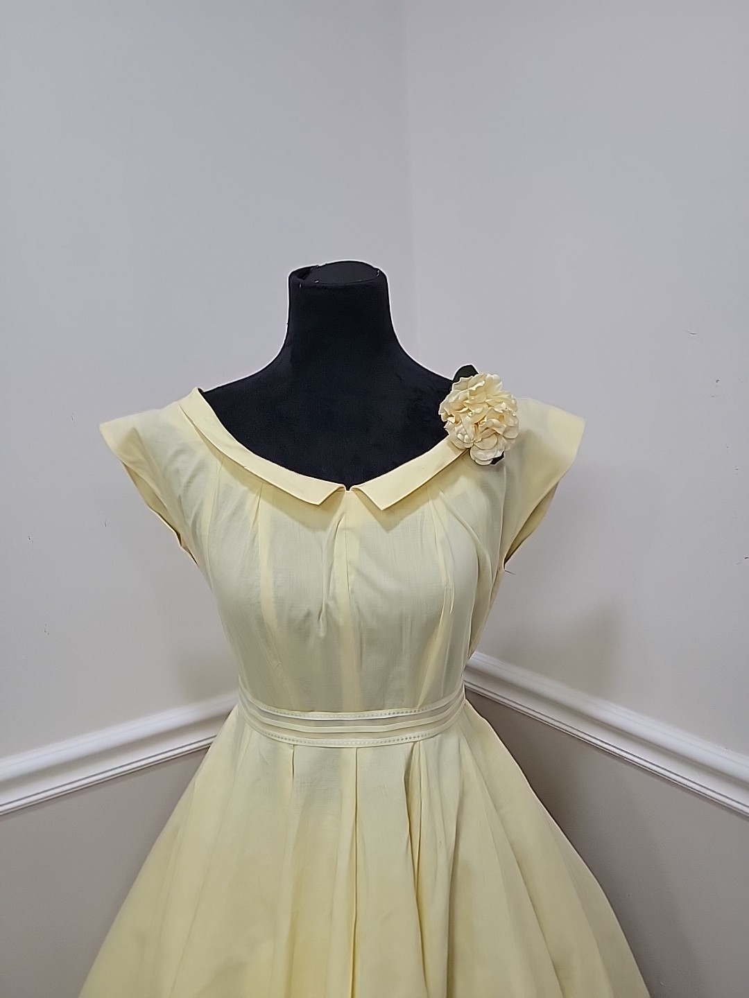 Vintage&rsquo;50s Mid Century Yellow Cotton Dress Fit Flare Full Skirt Garden Party
