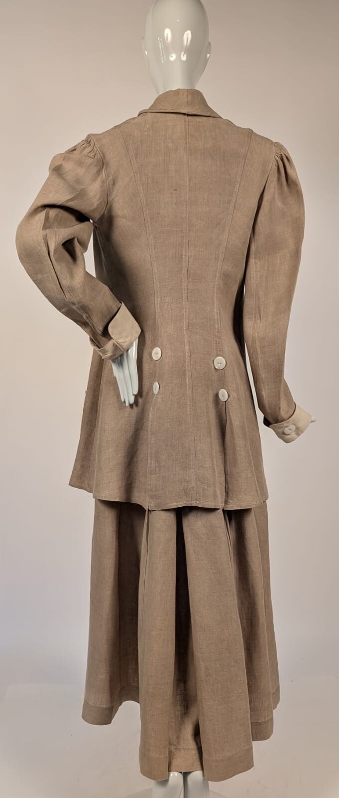 ANTIQUE EDWARDIAN 2 PC LINEN WALKING SUIT W POLISHED SHELL BUTTONS