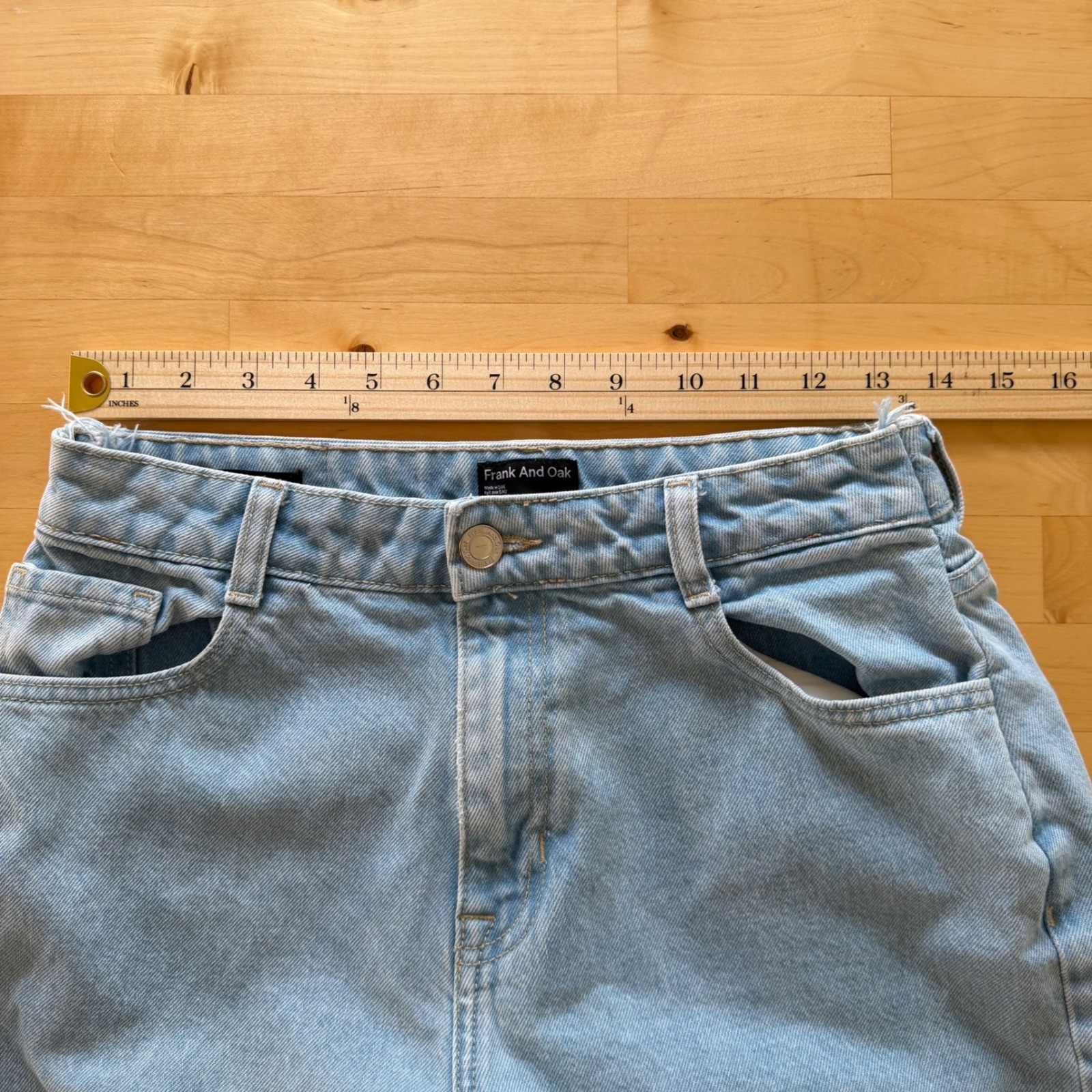 Frank & Oak « Patti » Light Wash Straight Leg Jeans Size 29 Minimalist 90s Vintage