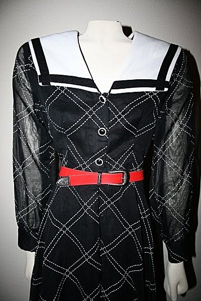 1960s Vintage Black & White Print Shirtwaist Dress w/ Wide Collar Sz 10
