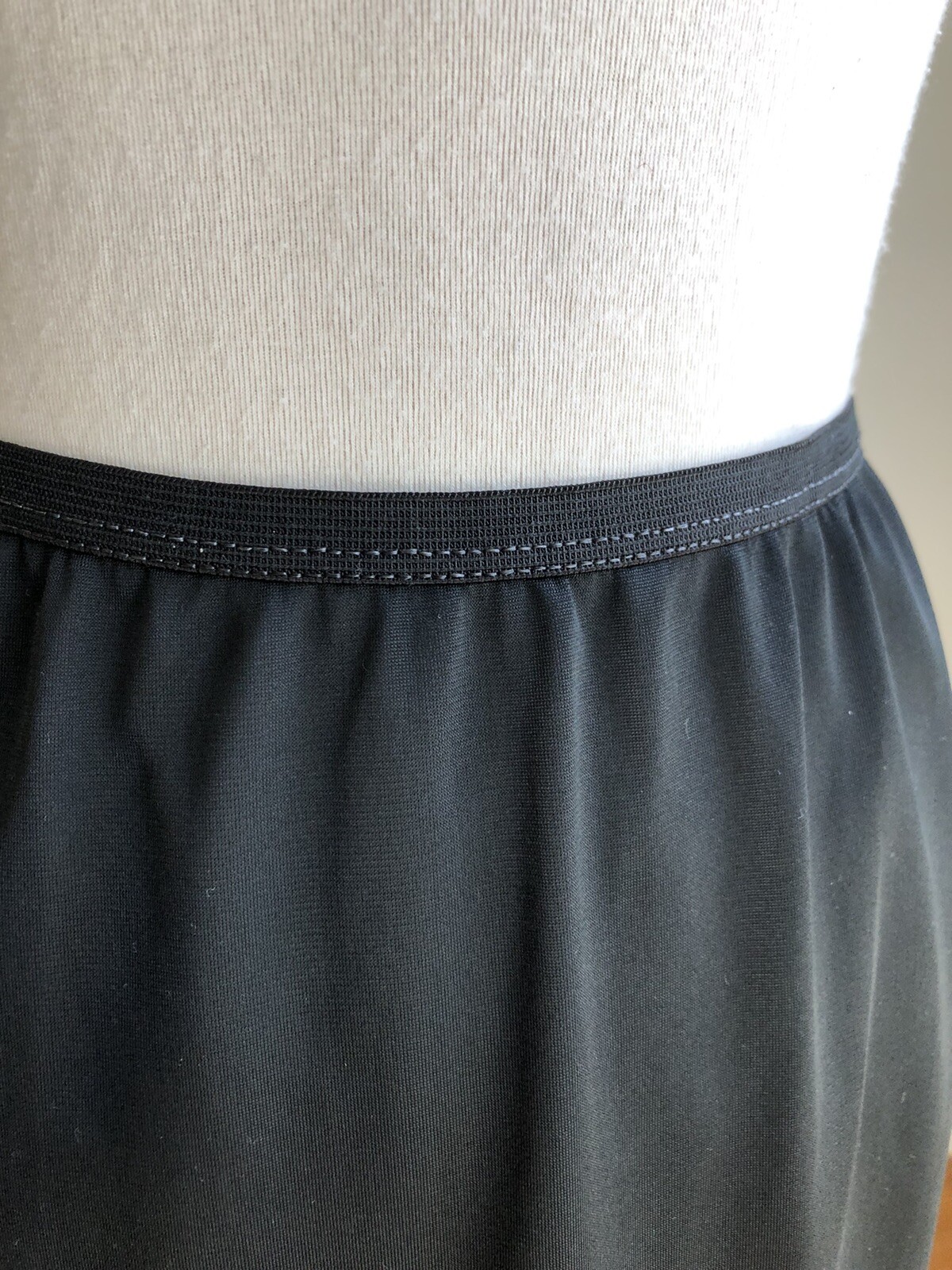 GORGEOUS VTG VAL MODE Black Nylon Chiffon & Lace Half-slip Skirt Lingerie SZ M