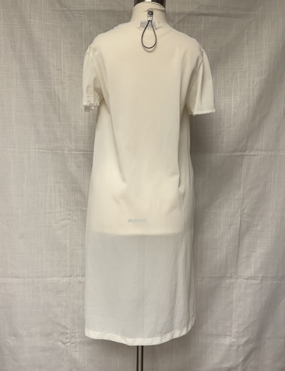 Vintage Romantic Traditions Peignoir Robe Ivory With Lace and Embroidery