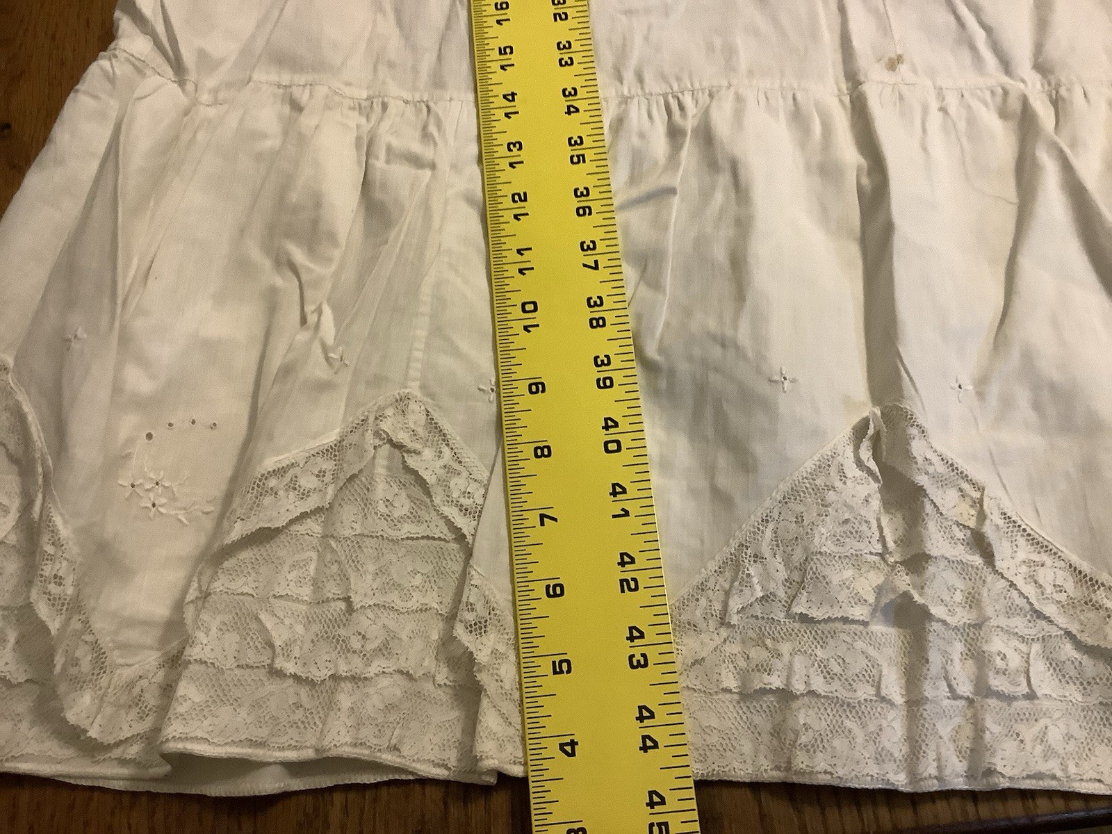 2608🌟Antique 1900s Silk Cutwork Coat Taffeta Skirt Lace Whitework Petticoat