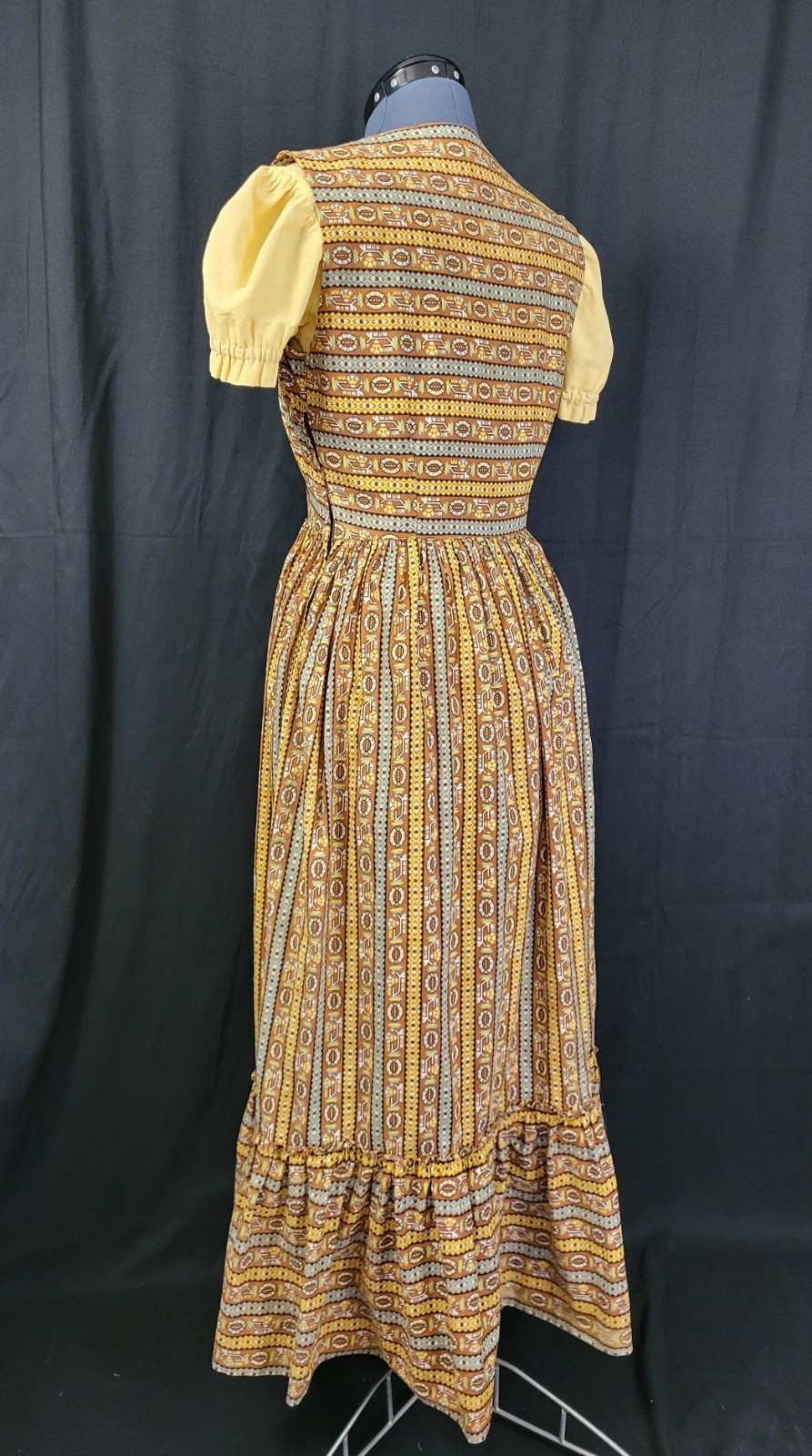 Vintage Dirndl Dress w Blouse in Brown/Yellow/Blue Pattern Size Small?