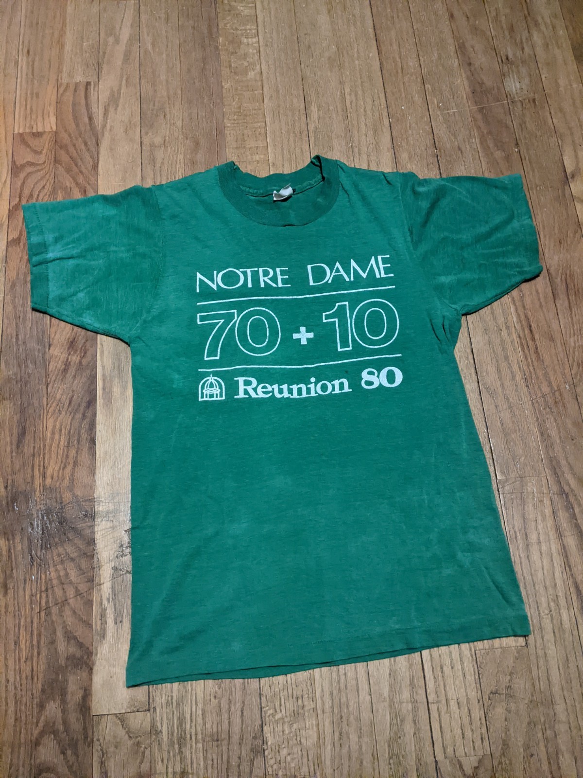 Vintage 80s Super Screen Stars Women&rsquo;s Notre Dame Irish T-shirt sz S 16×24