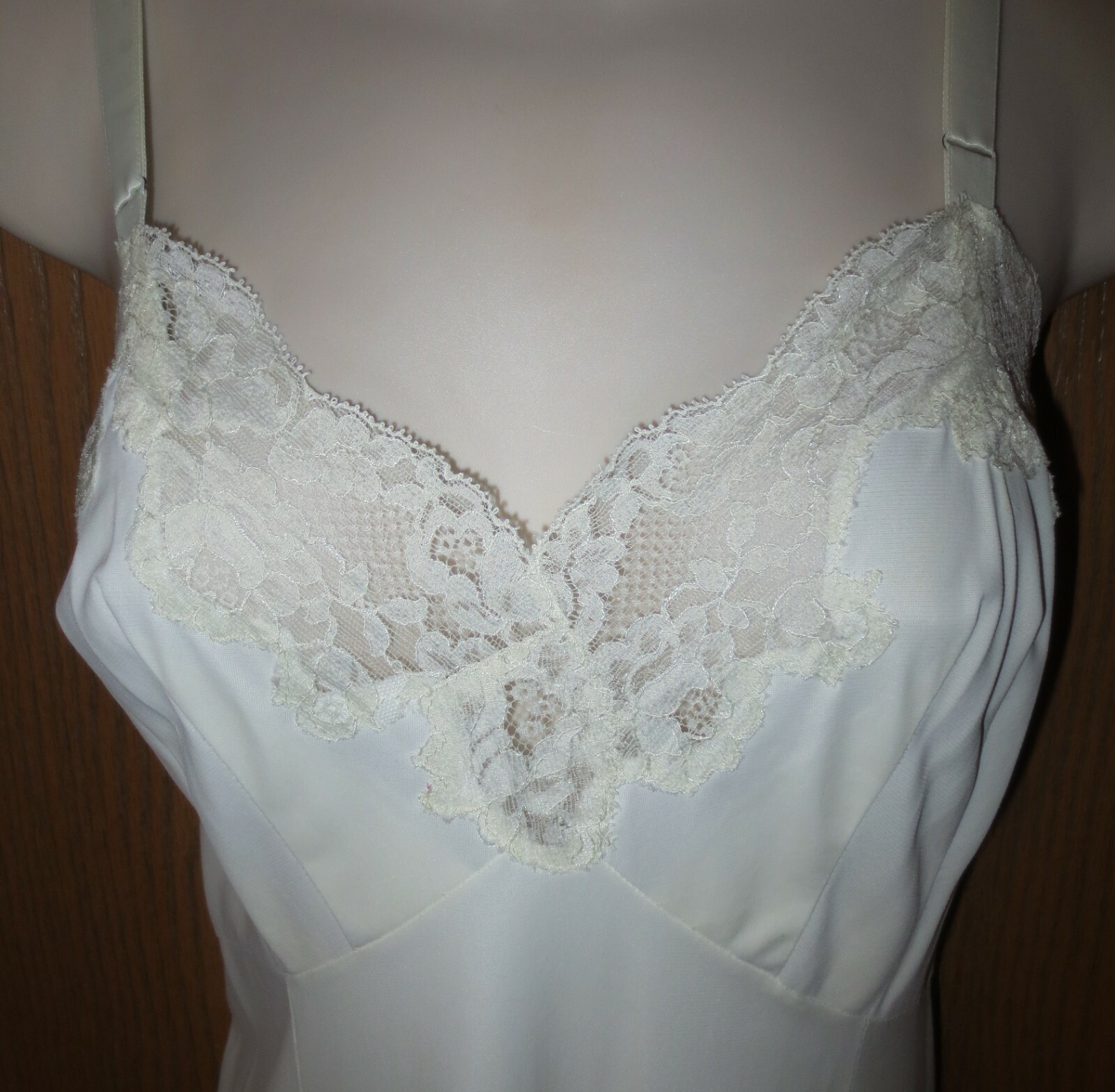 GOSSARD ARTEMIS IMAGE IVORY proportioned fit lingerie full slip 36 B MINT RARE