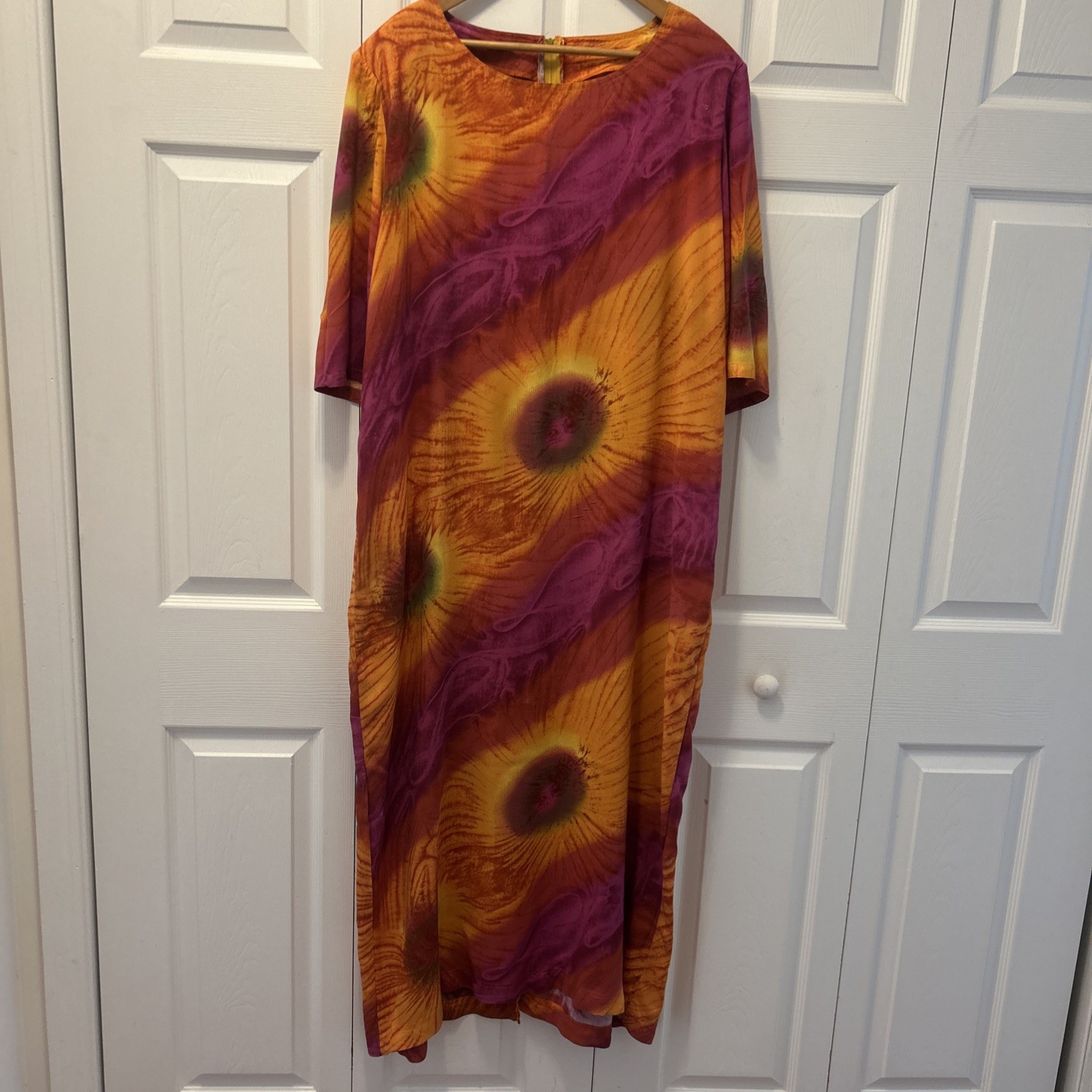 1980’s Homemade Psychedelic Sunburst Caftan Hippie Tye-dye Maxi Dress S-22-24W