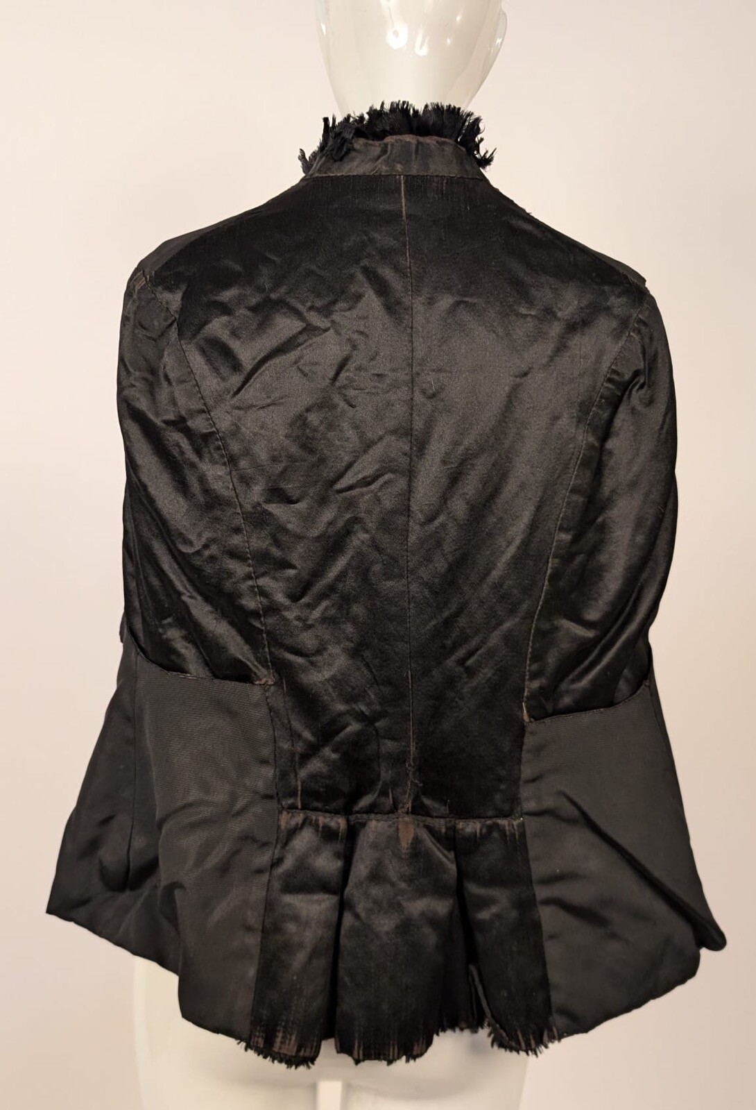GOTHIC VICTORIAN 1880’S BUSTLE BACK CAPE W FEATHERED RUFFLE TRIMS