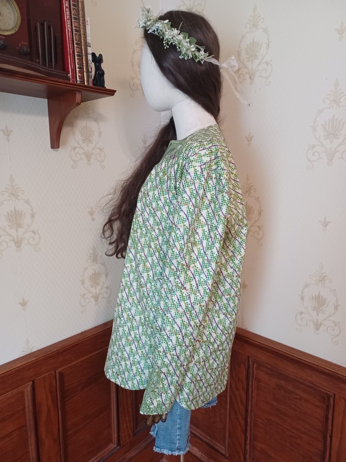 Vintage 1960s/70s Hand-Embroidered Green Purple Metallic Silver Mod Hippie Shirt