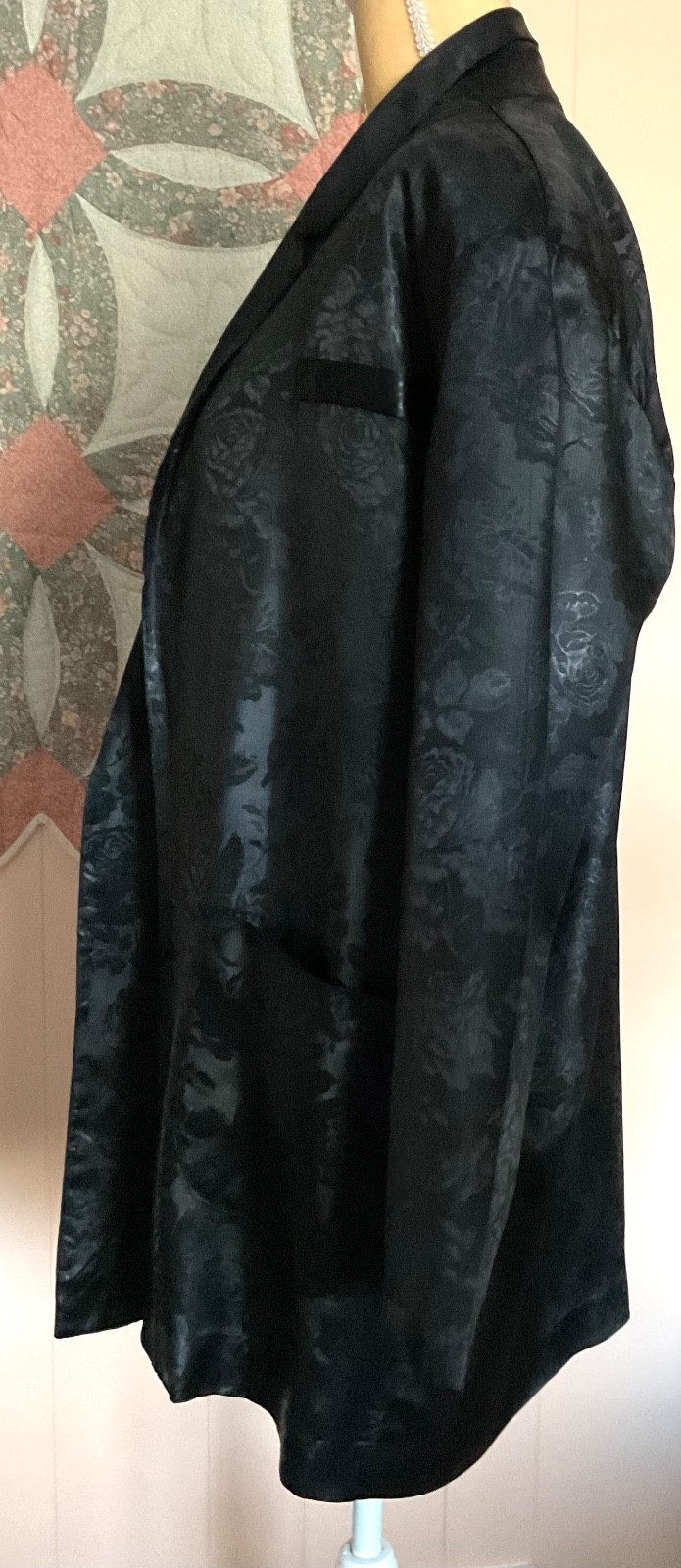 VTG MICHAEL BLAIR BLACK PROB SZ L LONG SILKY JACKET NO FABRIC/SIZE LABELS ILGWU