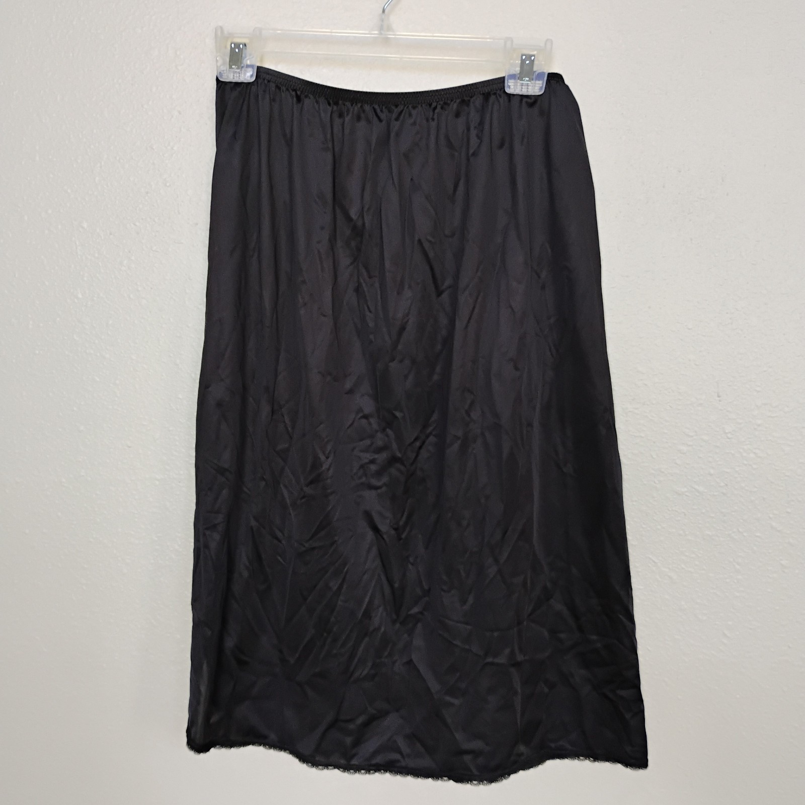 Vanity Fair Half Slip Black Nylon 28&Prime; x 25.5&Prime; #11-760 ~ Size L